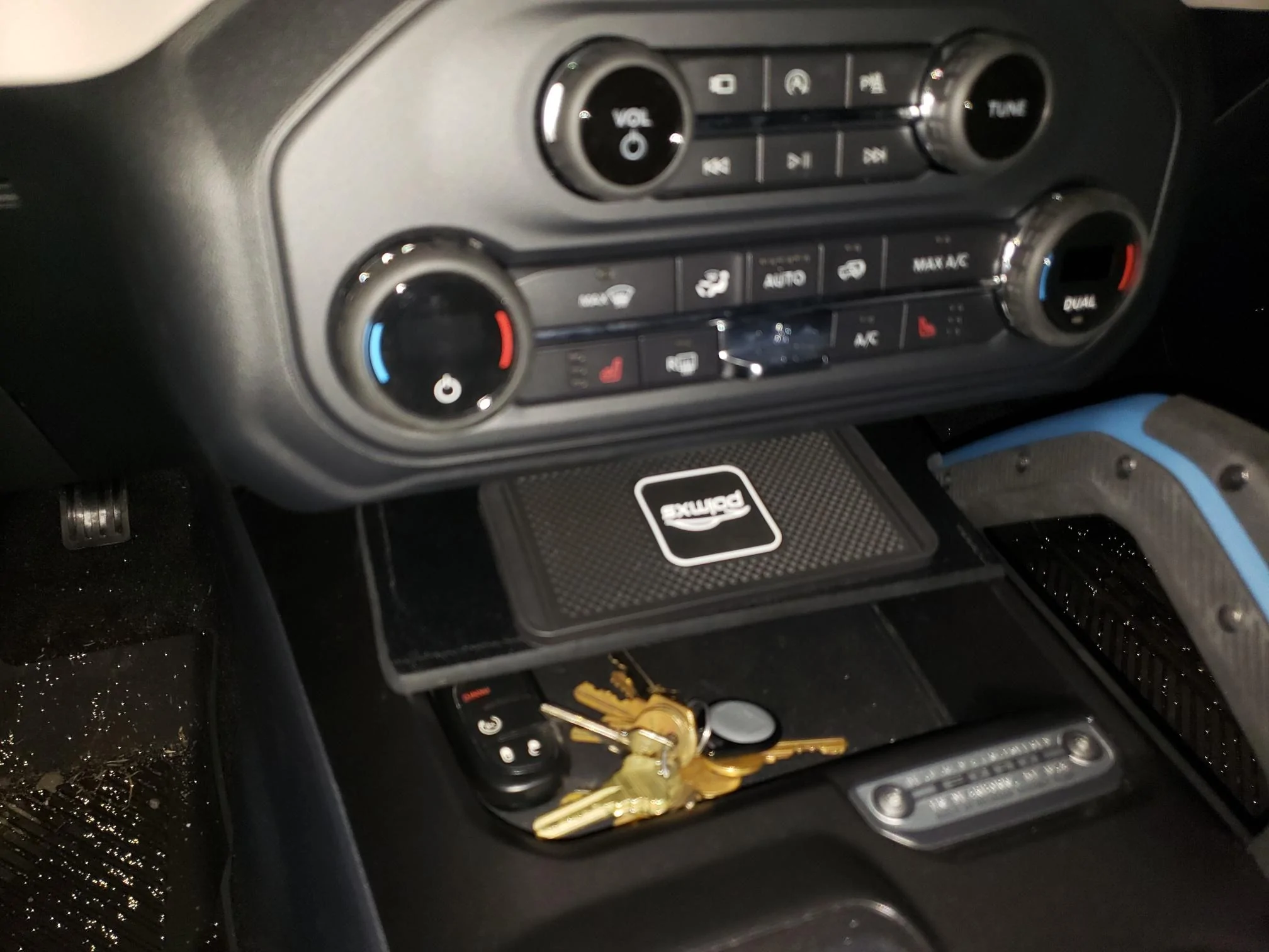 Ford Bronco Phone charger without taking up storage 20220125_205409_resized