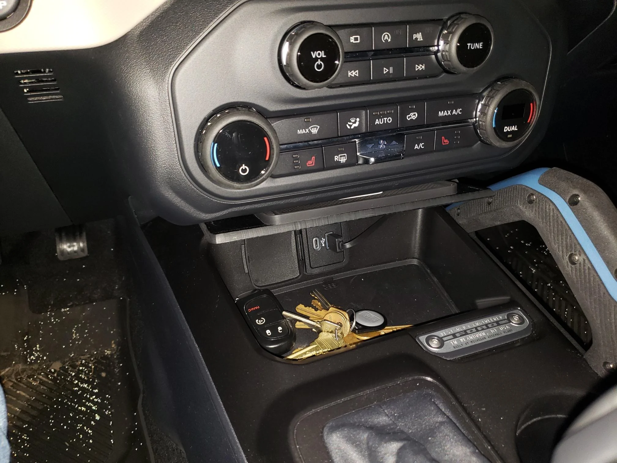 Ford Bronco Phone charger without taking up storage 20220125_205353_resized
