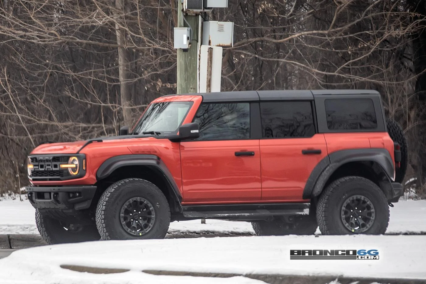Ford Bronco 📷 Bronco Raptor Spied in Code Orange & Iconic Silver w/ New Interior Accents 2023-bronco-raptor-code-orange-spied-1