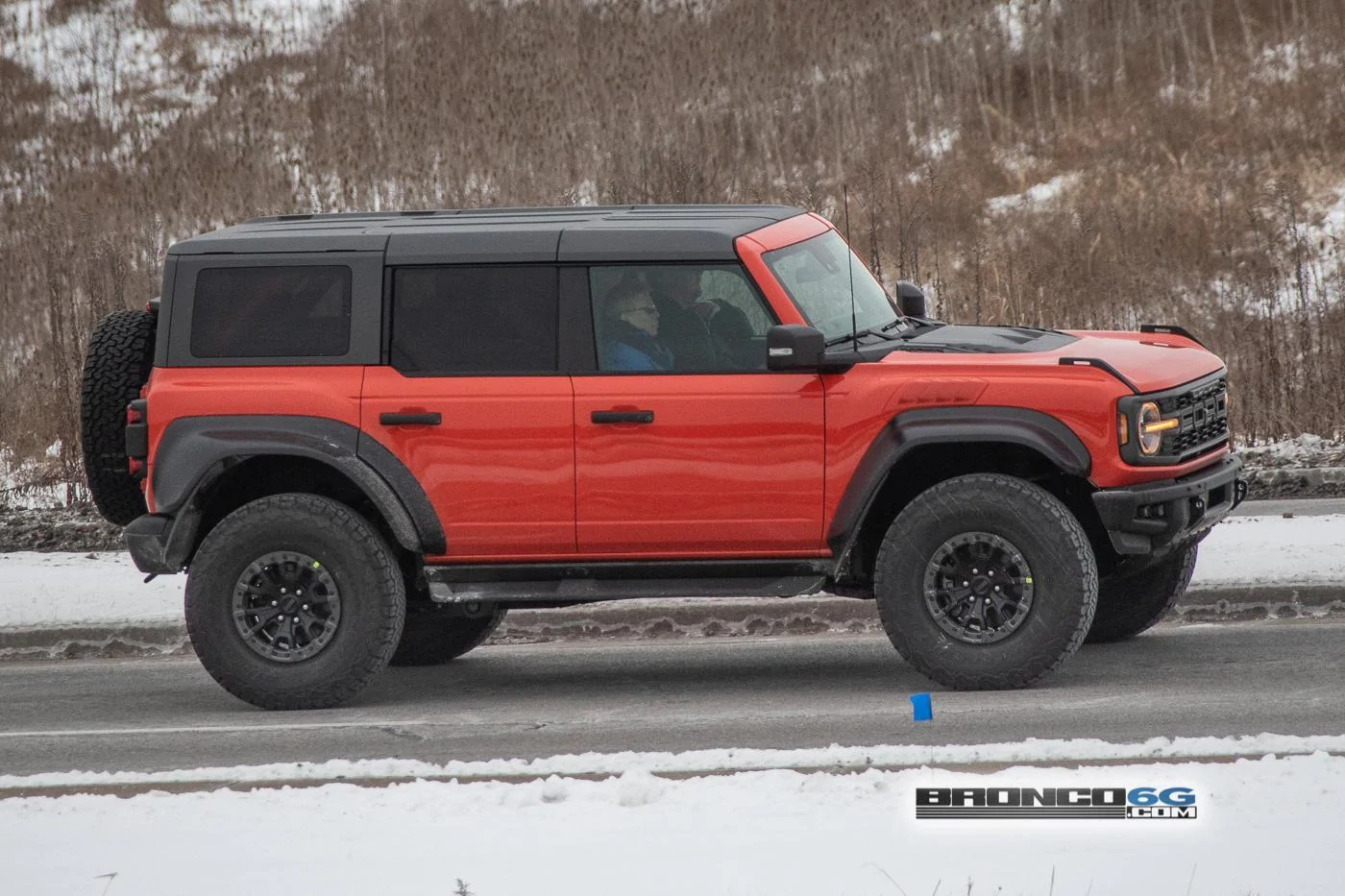 Ford Bronco 📷 Bronco Raptor Spied in Code Orange & Iconic Silver w/ New Interior Accents 2023-bronco-raptor-code-orange-spied-3