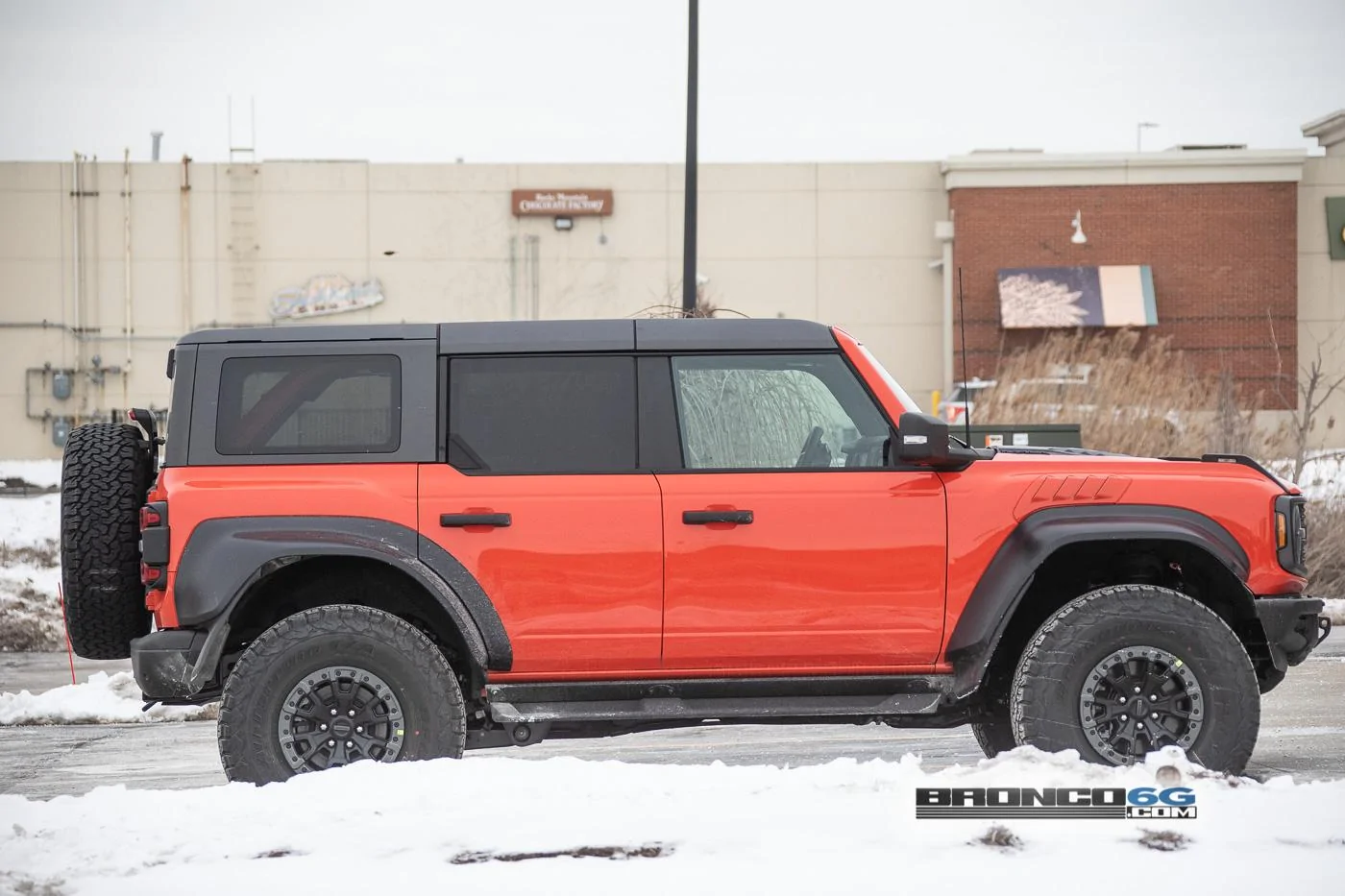 Ford Bronco 📷 Bronco Raptor Spied in Code Orange & Iconic Silver w/ New Interior Accents 2023-bronco-raptor-code-orange-spied-5