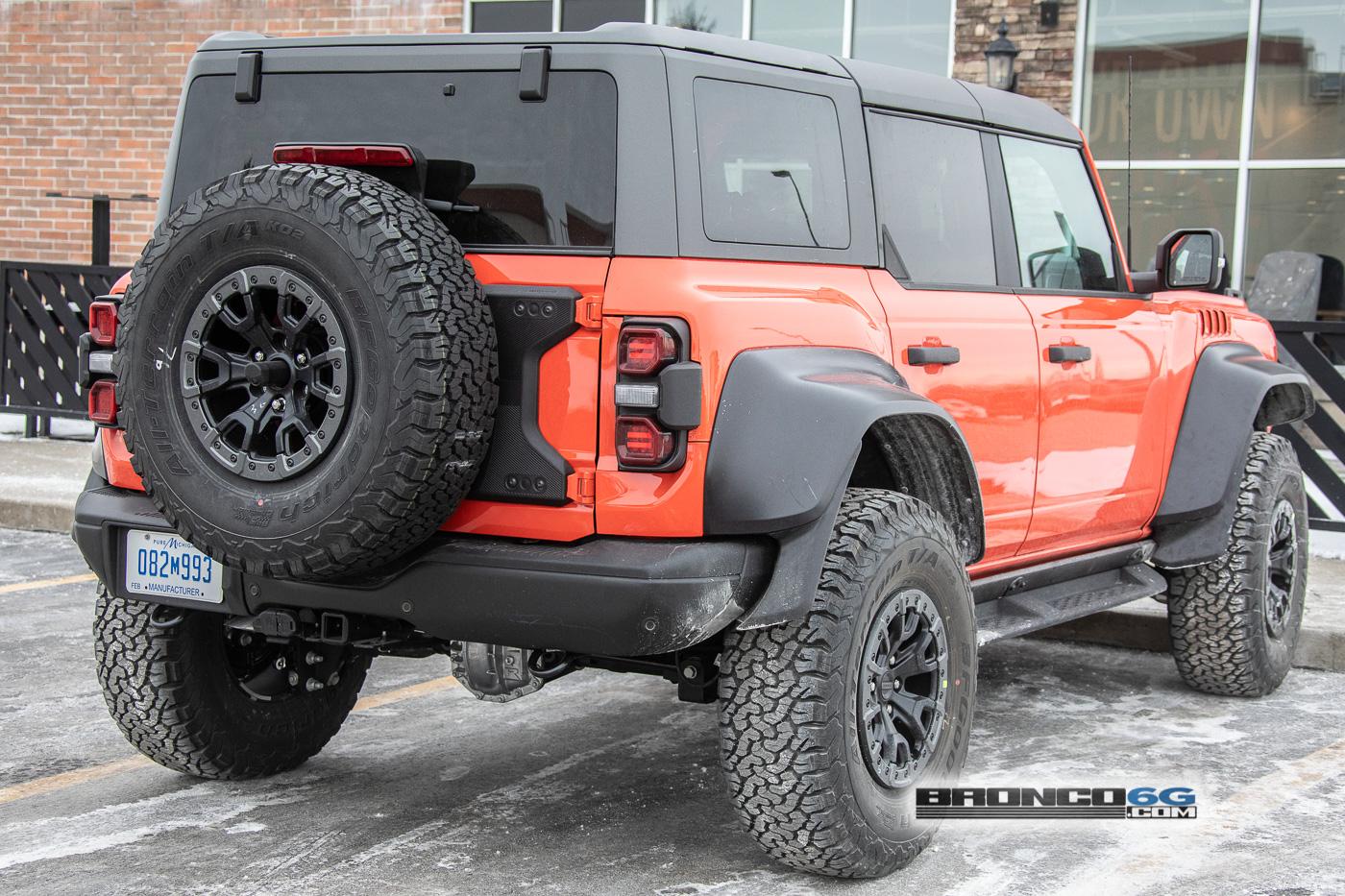 Ford Bronco 📷 Bronco Raptor Spied in Code Orange & Iconic Silver w/ New Interior Accents 2023-bronco-raptor-code-orange-spied-6