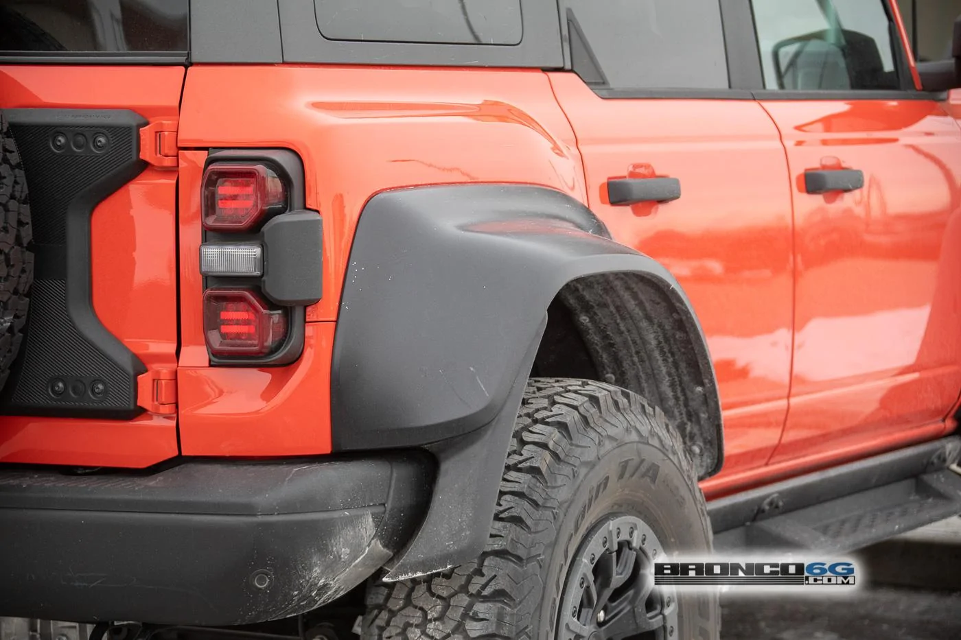 Ford Bronco 📷 Bronco Raptor Spied in Code Orange & Iconic Silver w/ New Interior Accents 2023-bronco-raptor-code-orange-spied-7