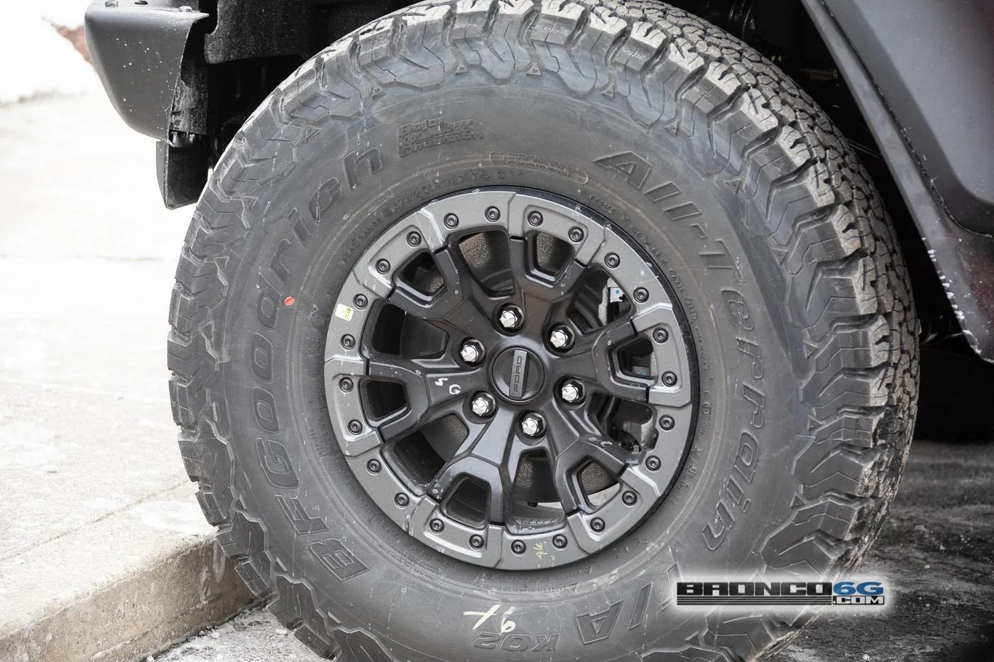 Ford Bronco 📷 Bronco Raptor Spied in Code Orange & Iconic Silver w/ New Interior Accents 2023-bronco-raptor-code-orange-spied-13