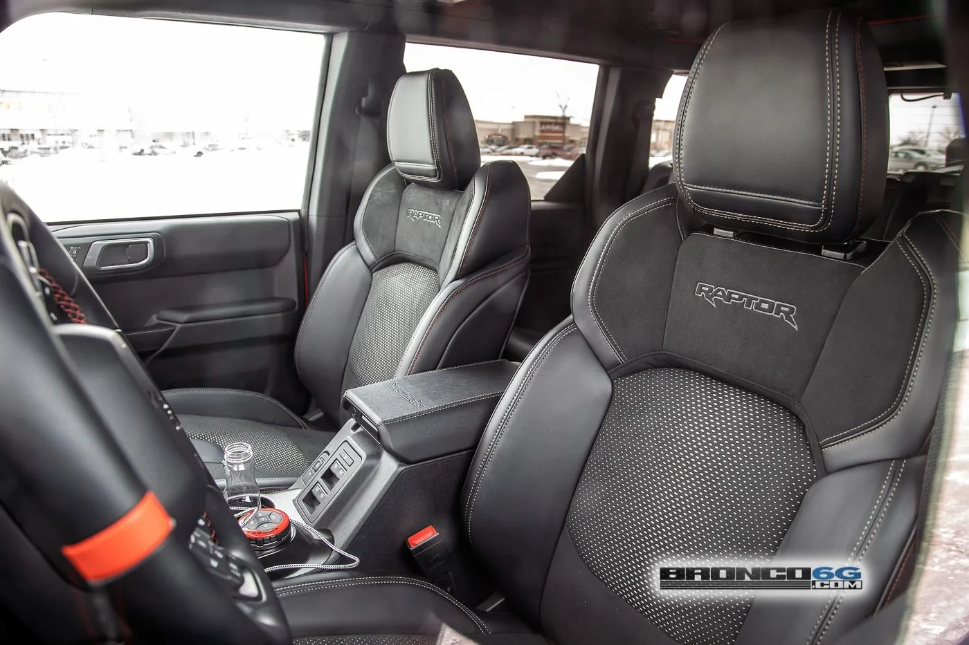 Ford Bronco 📷 Bronco Raptor Spied in Code Orange & Iconic Silver w/ New Interior Accents 2023-bronco-raptor-code-orange-spied-30