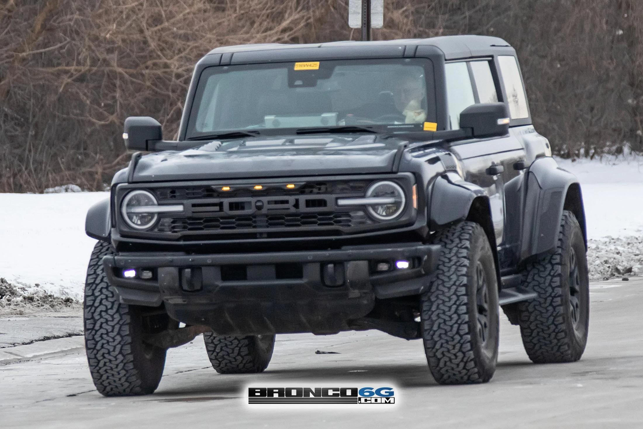 Ford Bronco 📸 Now See 2022 Bronco Raptor in Velocity Blue & Shadow Black With Painted Fender Flares! shadow-black-bronco-raptor-1-jpg