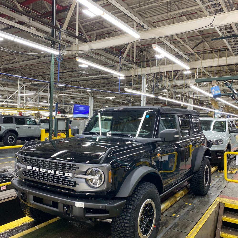 Ford Bronco 🛠 1/3/22 Build Week Group image