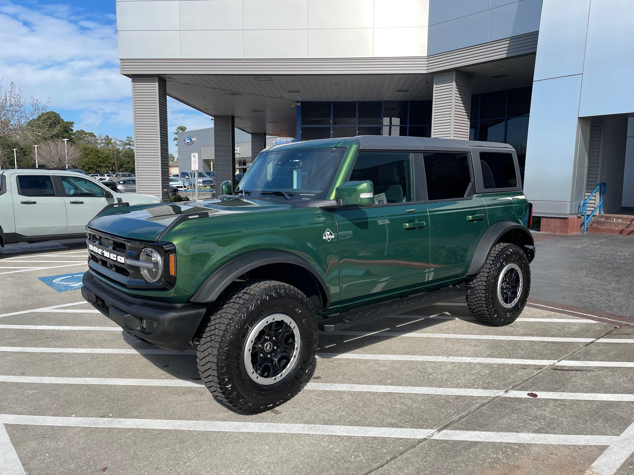 Ford Bronco 🛠 1/3/22 Build Week Group IMG_0200