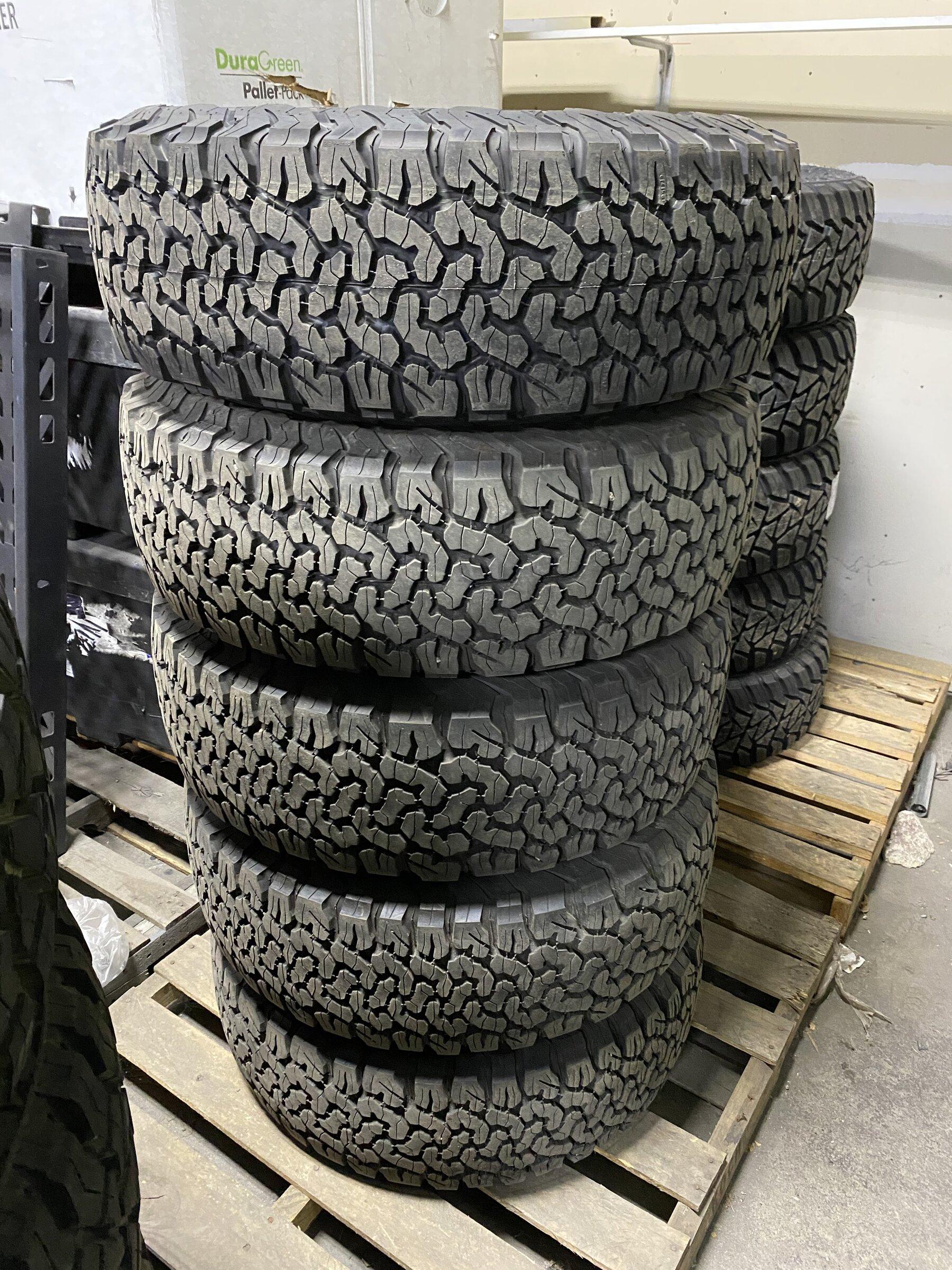 Ford Bronco Badlands wheels and tires. D6BB2F29-84F3-4D28-8D1A-C1BD08791873