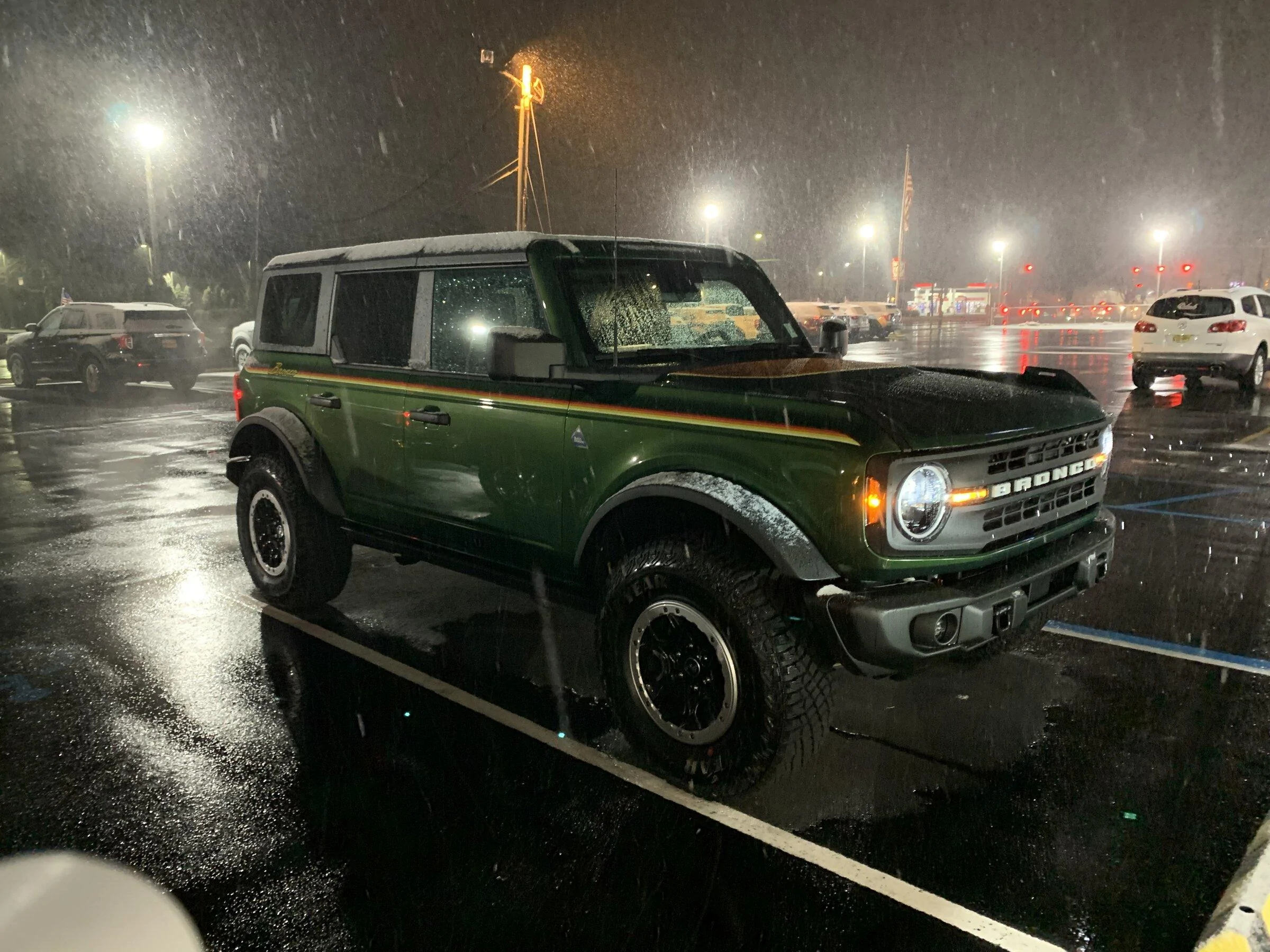 Ford Bronco ERUPTION GREEN Bronco Club 136737ED-000E-496B-B48E-8BE6BF02A959