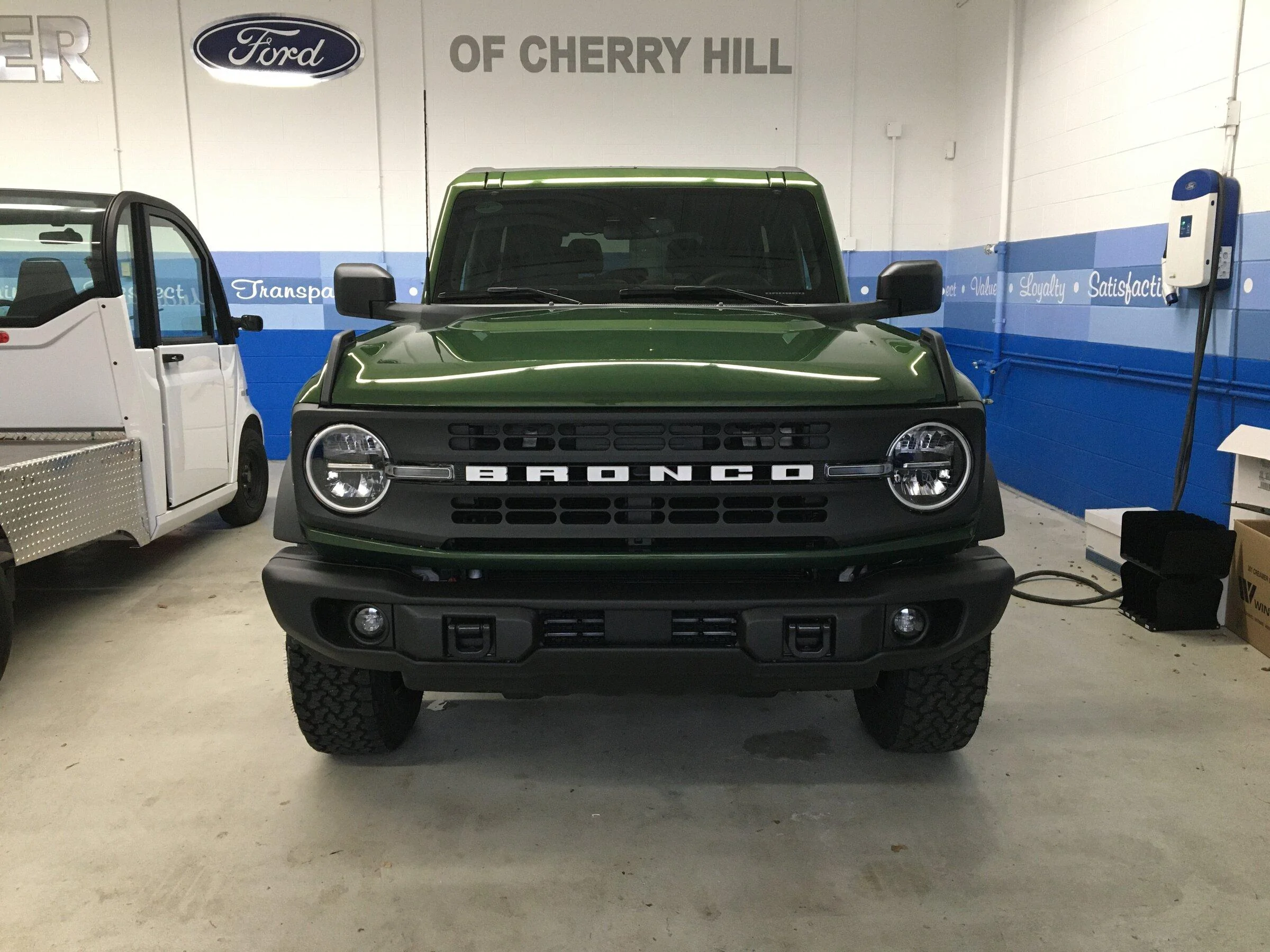 Ford Bronco ERUPTION GREEN Bronco Club IMG_2785