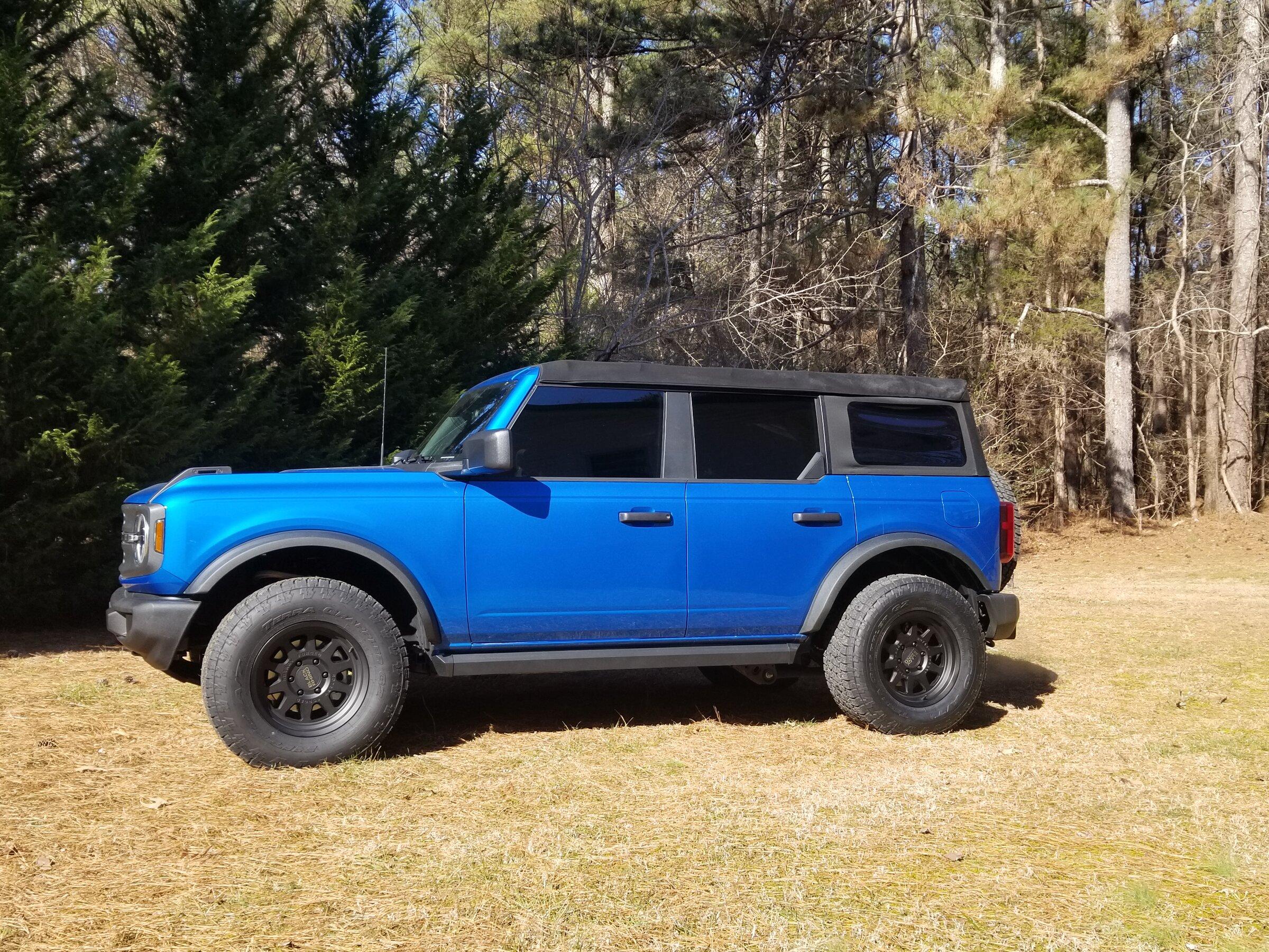 Ford Bronco VELOCITY BLUE Bronco Club 20220129_121911