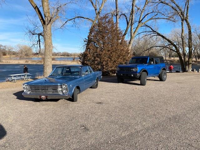 Ford Bronco VELOCITY BLUE Bronco Club toys 2