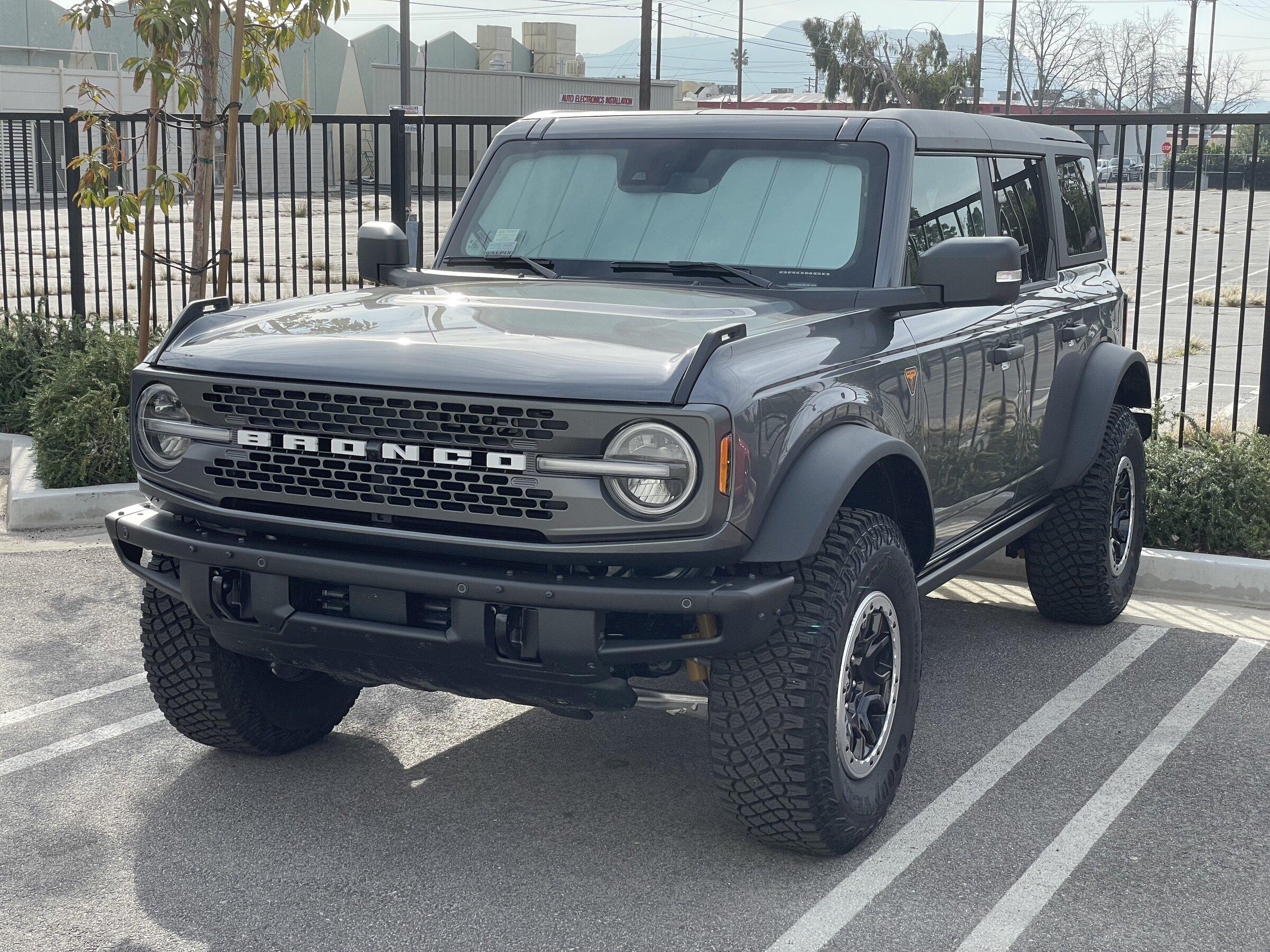 Ford Bronco CARBONIZED GRAY Bronco Club IMG_9589