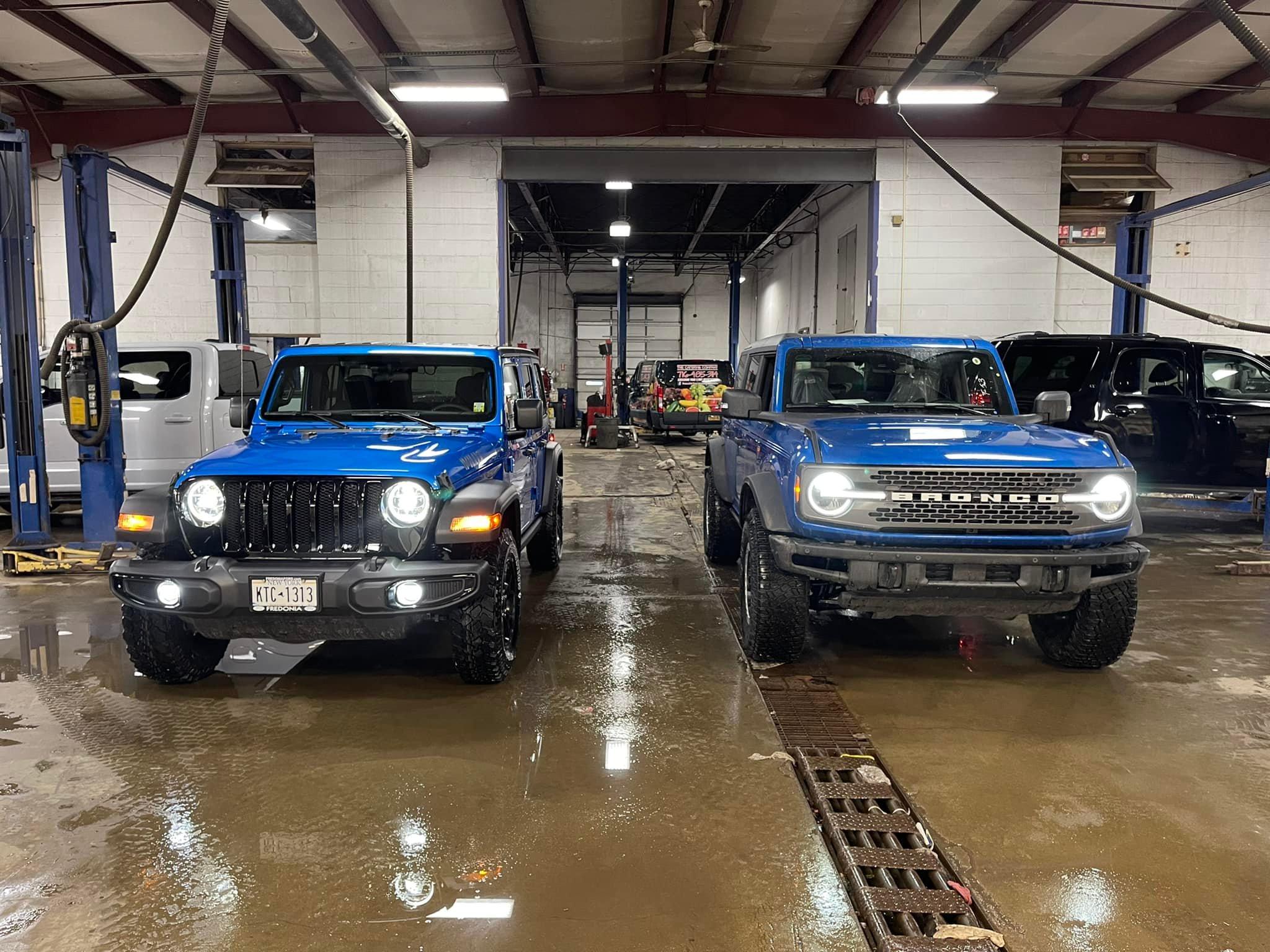 Ford Bronco 4 Door Blues: Bronco vs Wrangler 272821279_10221406461571252_2515300078983305512_n
