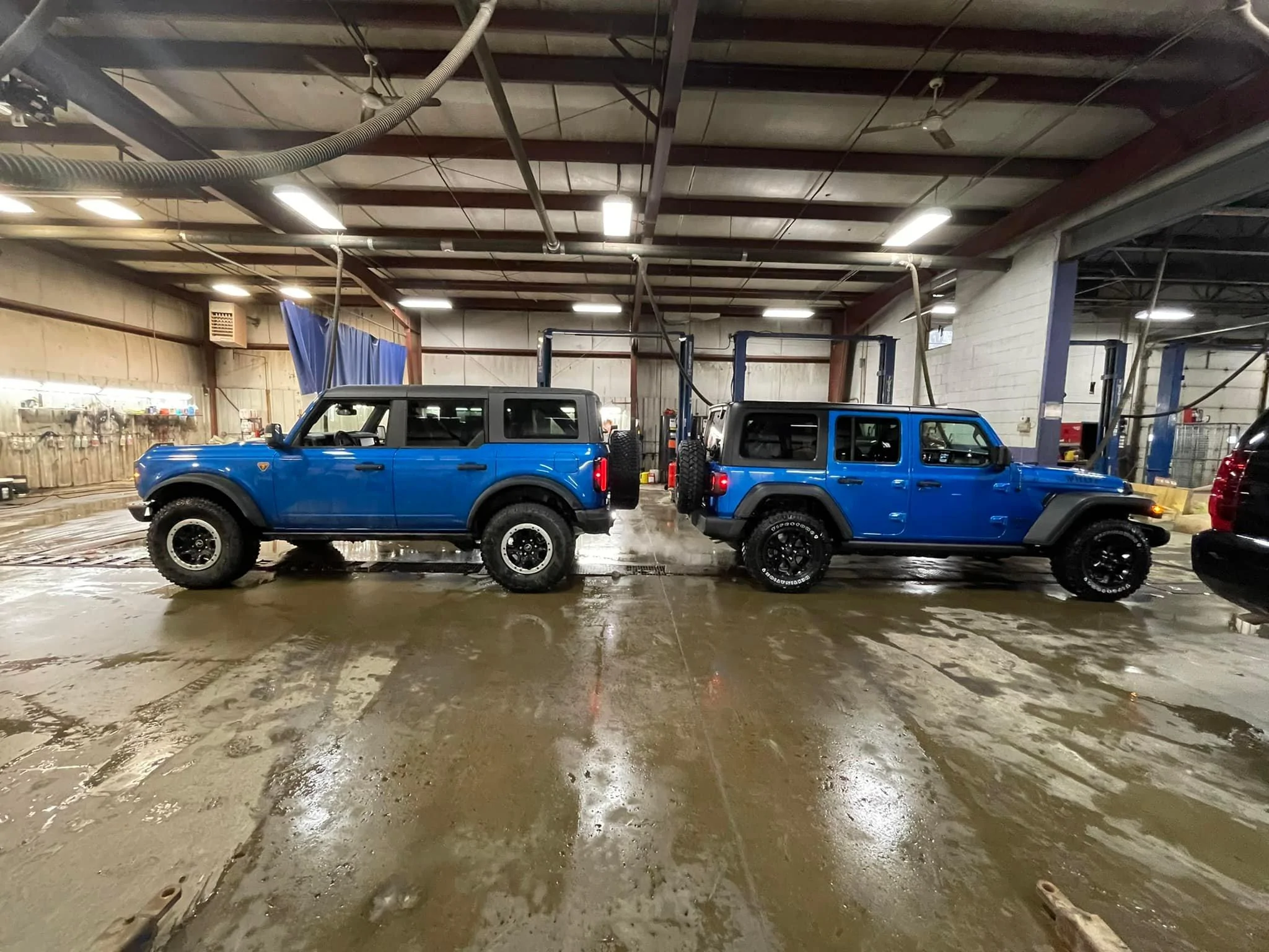 Ford Bronco 4 Door Blues: Bronco vs Wrangler 272835566_10221406460731231_2286106729467791415_n