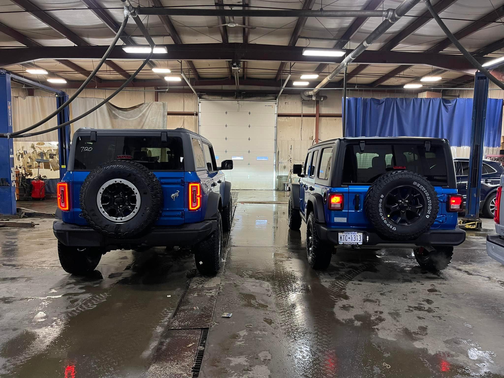 Ford Bronco 4 Door Blues: Bronco vs Wrangler 272964676_10221406460811233_1262585157104691998_n