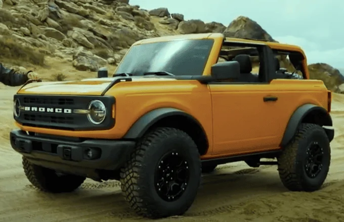 Ford Bronco Poll:  Which color would you NOT get? Ec_8eTdUcAANoYA