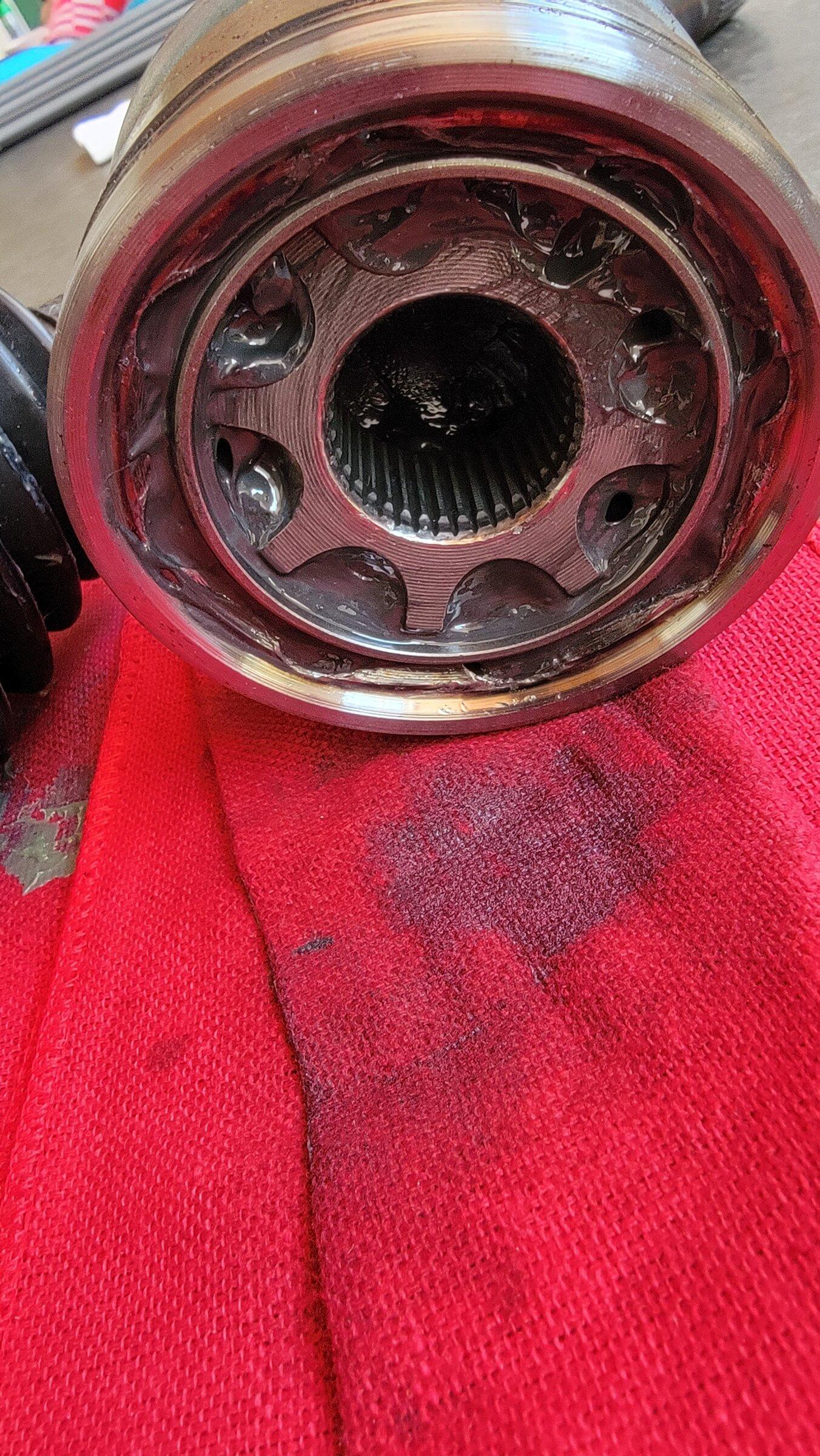 Ford Bronco Front Differential Issue - Fluid leaking 20220201_140121