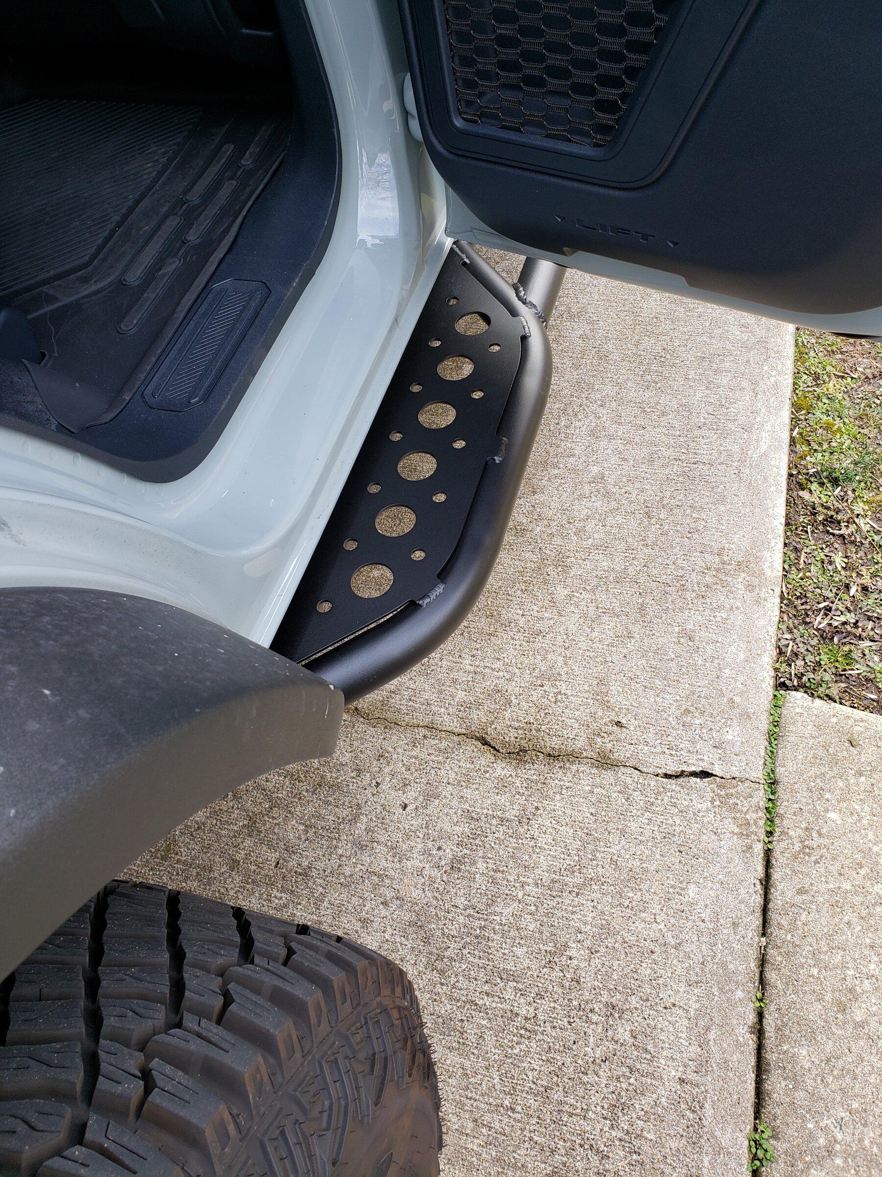 Ford Bronco ZROADZ slider / step installed 20220201_153252