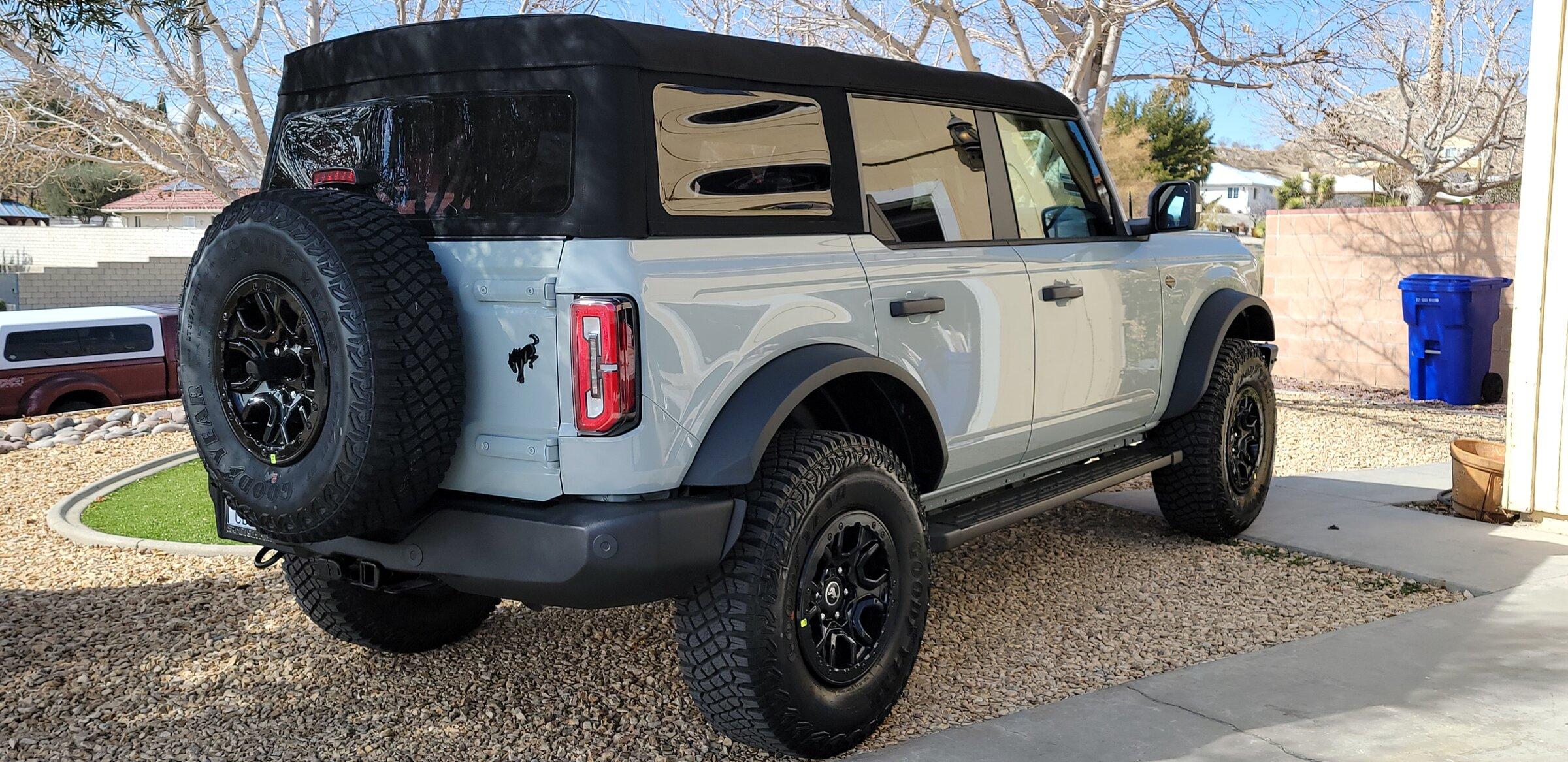 Ford Bronco 🛠 1/3/22 Build Week Group Snapchat-2082007600