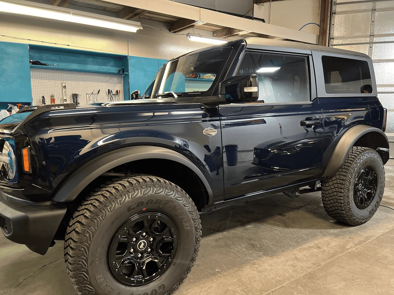 Ford Bronco ANTIMATTER BLUE Bronco Club 1643826335122