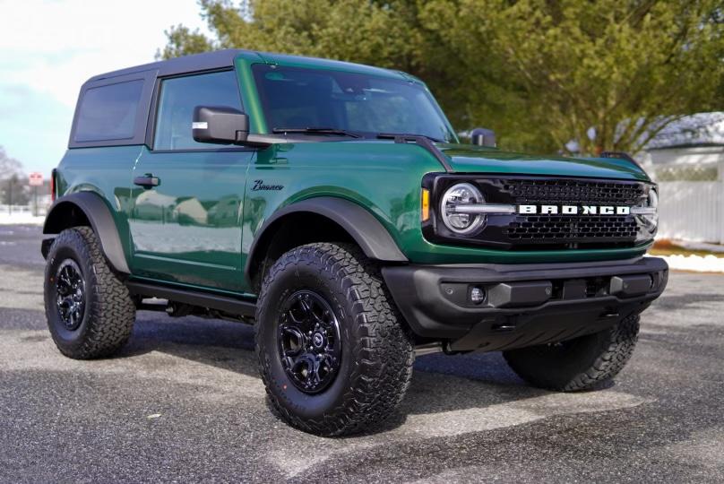 Ford Bronco ERUPTION GREEN Bronco Club C0F19F89-CF7D-4B3C-A1B0-78A0D40F6343
