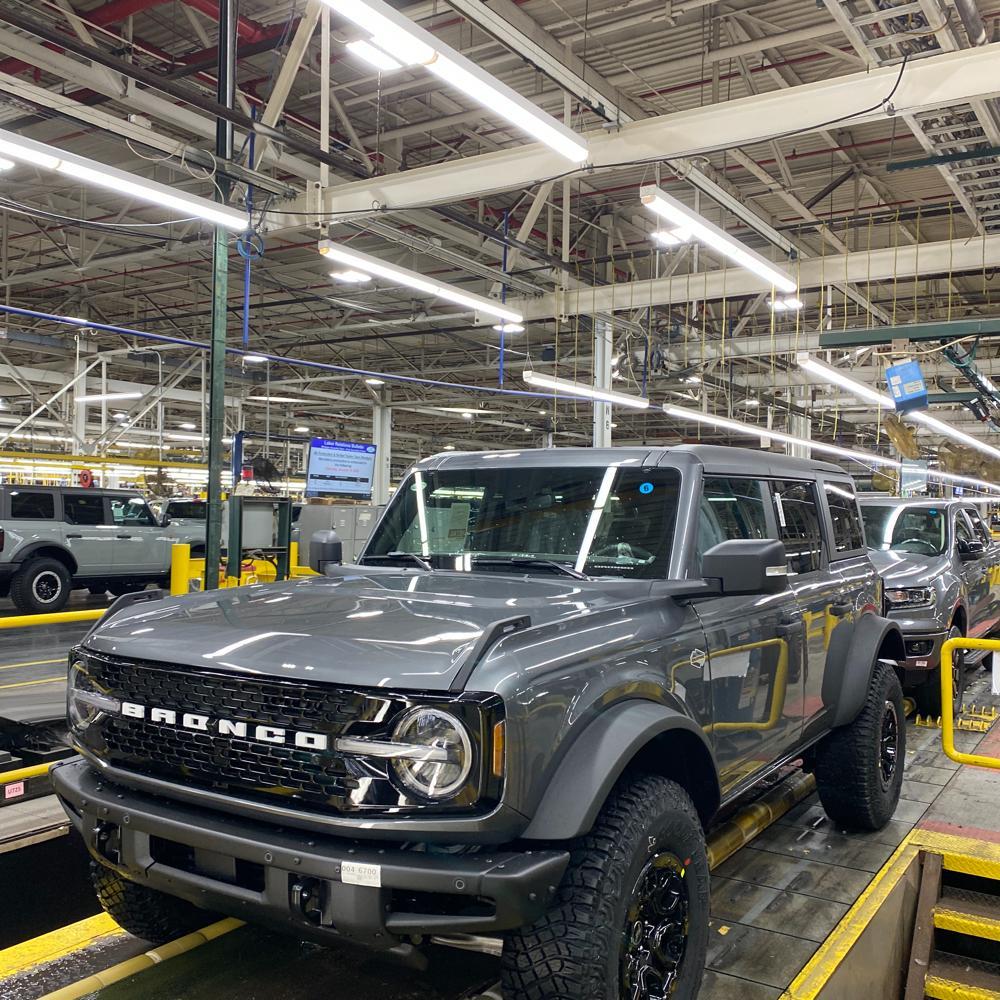 Ford Bronco 🛠 1/3/22 Build Week Group image