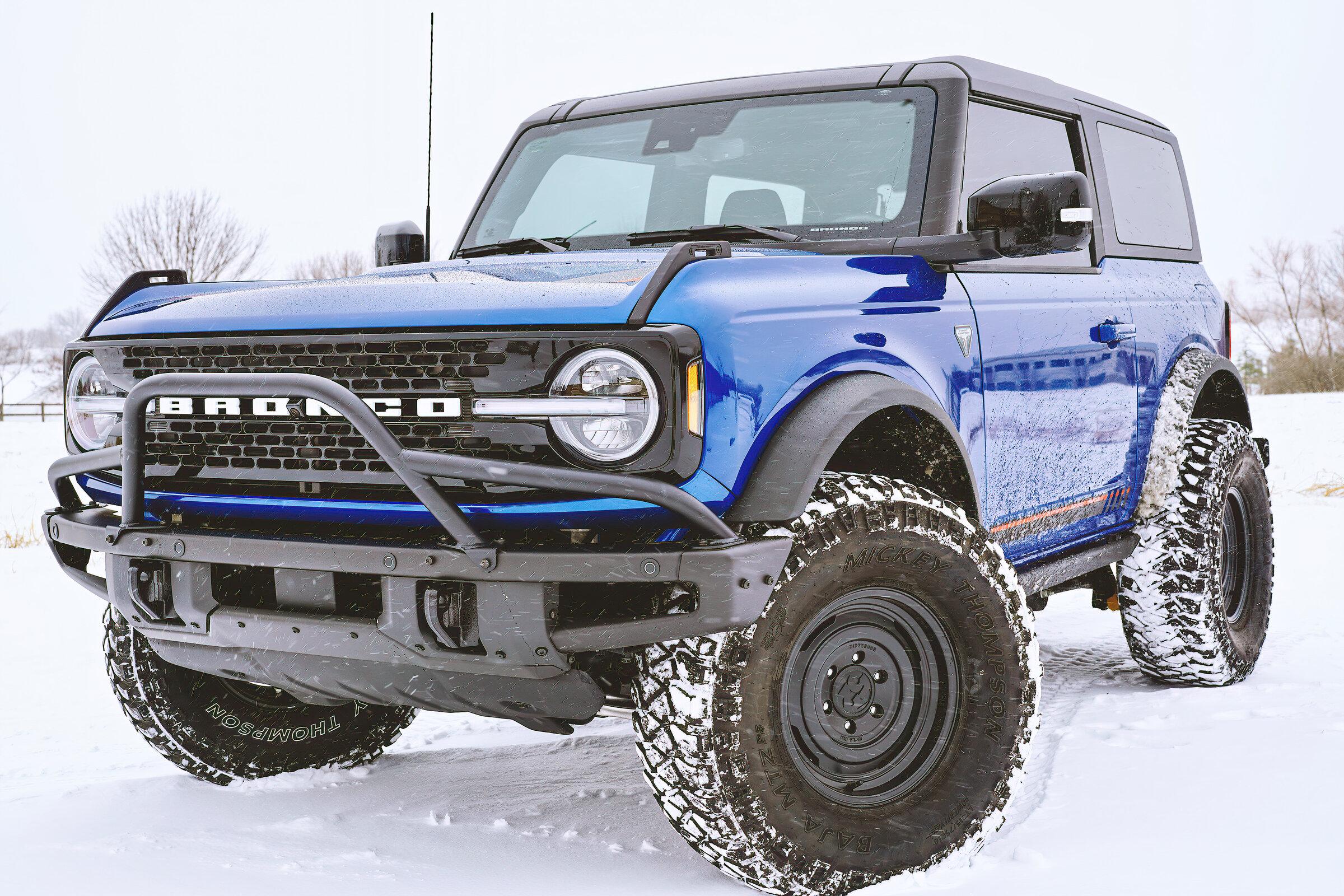 Ford Bronco LIGHTNING BLUE Bronco Club image1