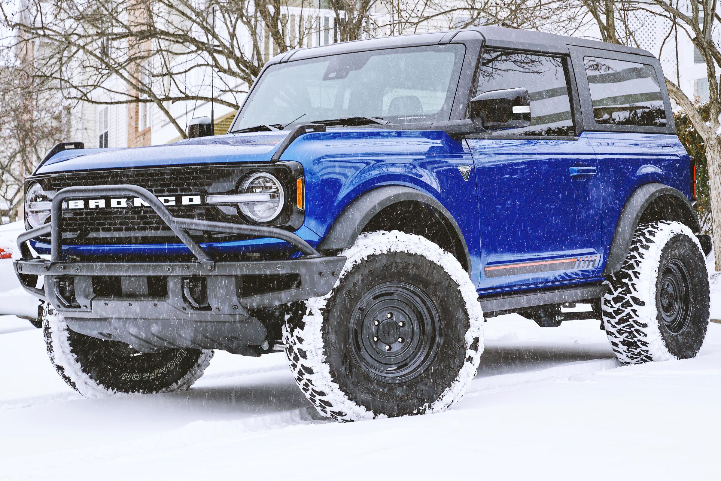 Ford Bronco LIGHTNING BLUE Bronco Club image4