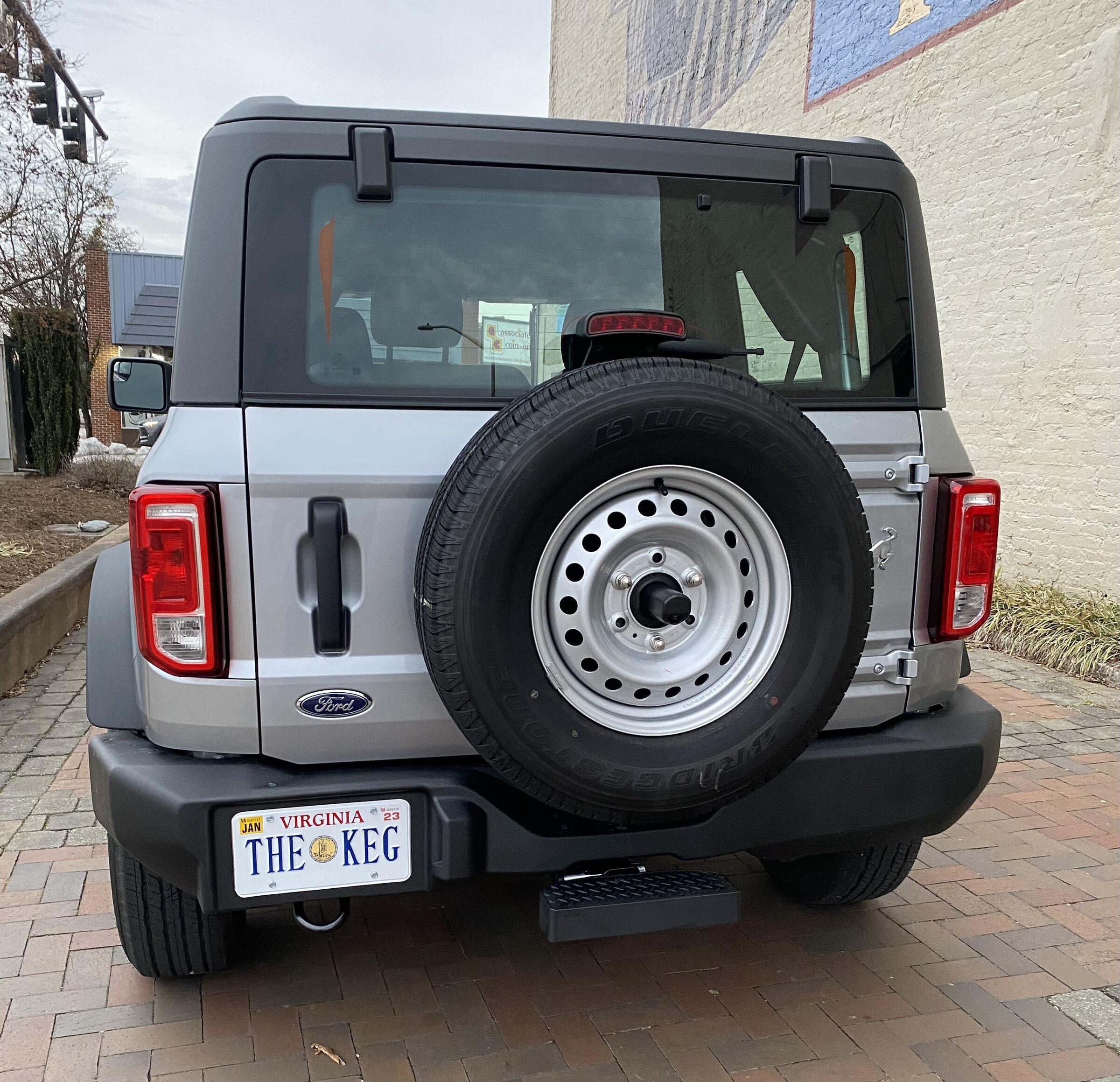 Ford Bronco ICONIC SILVER Bronco Club D4F8D8FF-AB81-43D8-88FE-CAE0BCBCC352