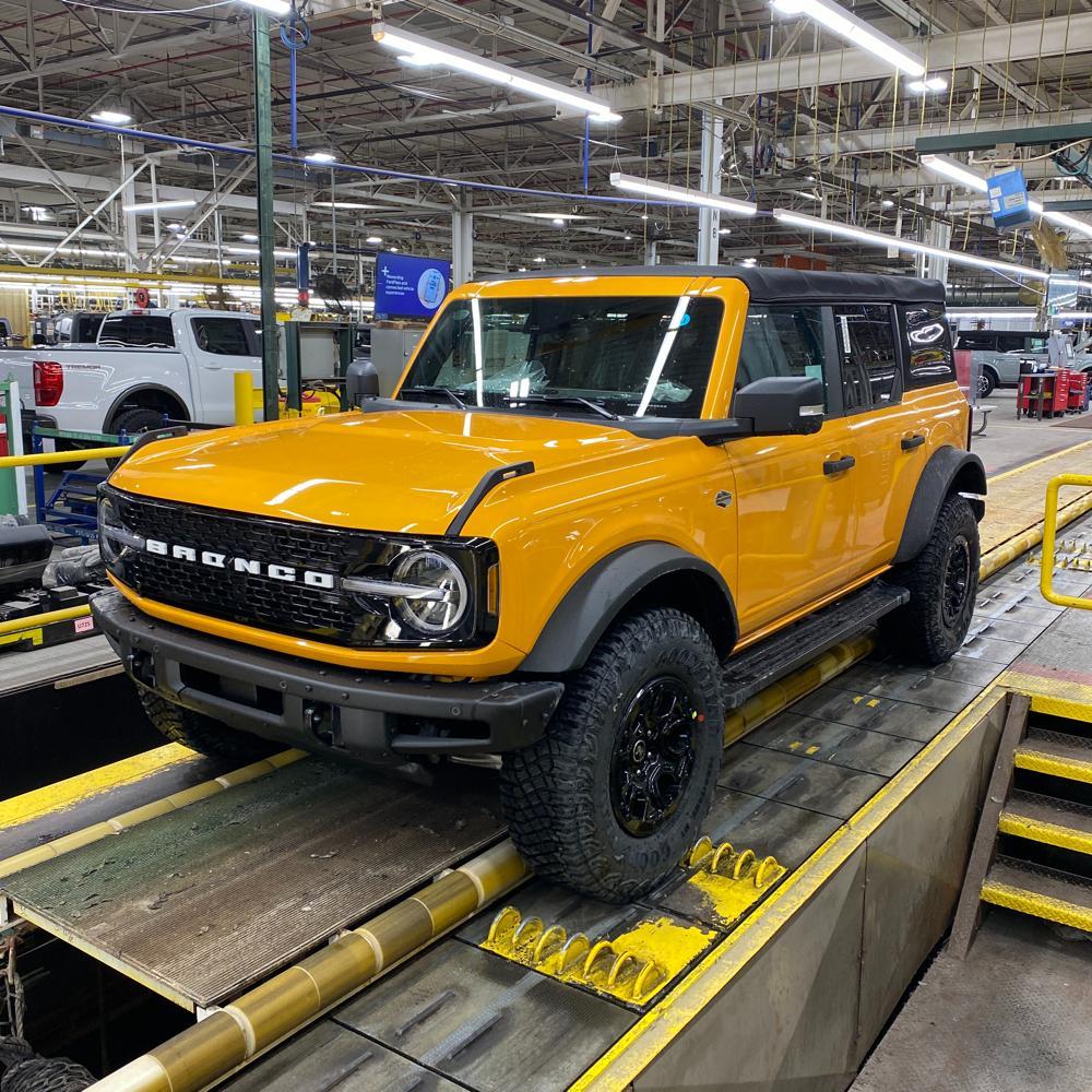 Ford Bronco 🛠 1/3/22 Build Week Group image
