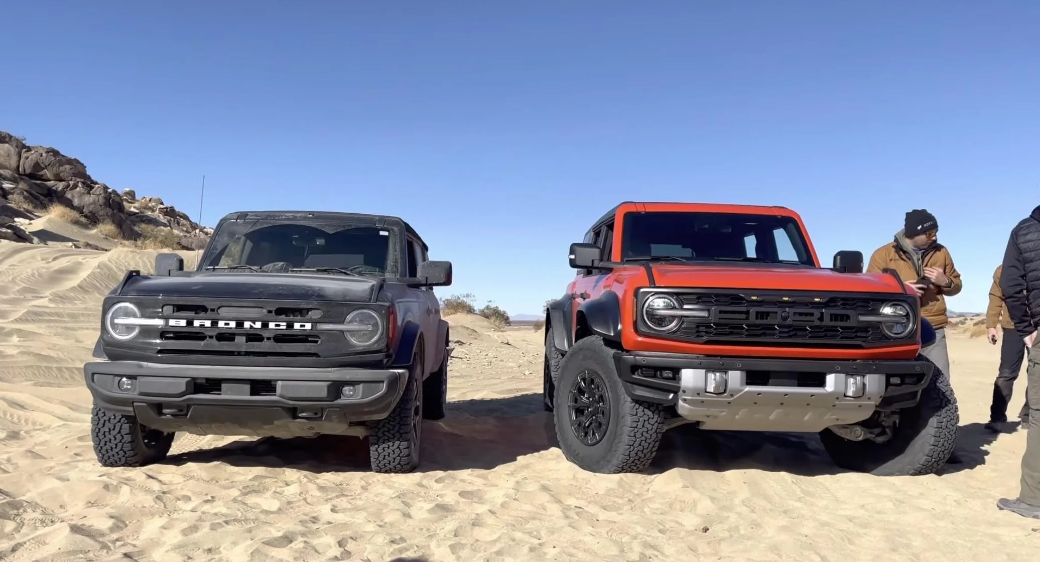 Ford Bronco Bronco RAPTOR Walkaround & Comparison Next to Outer Banks @ KOH Bronco RAPTOR Walkaround & Comparison Next to Outer Banks @ KOH