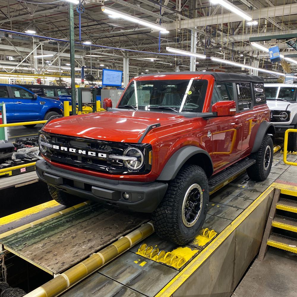 Ford Bronco 🛠 1/3/22 Build Week Group image (1)