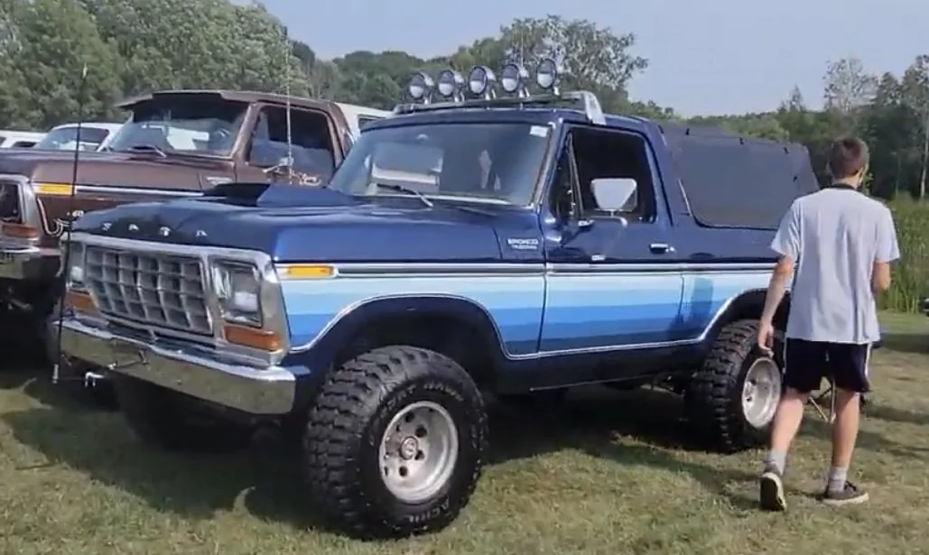 Ford Bronco Anyone old school graphics yet? CF3896C7-F4BE-4A3A-9DE0-2CFD776473C7
