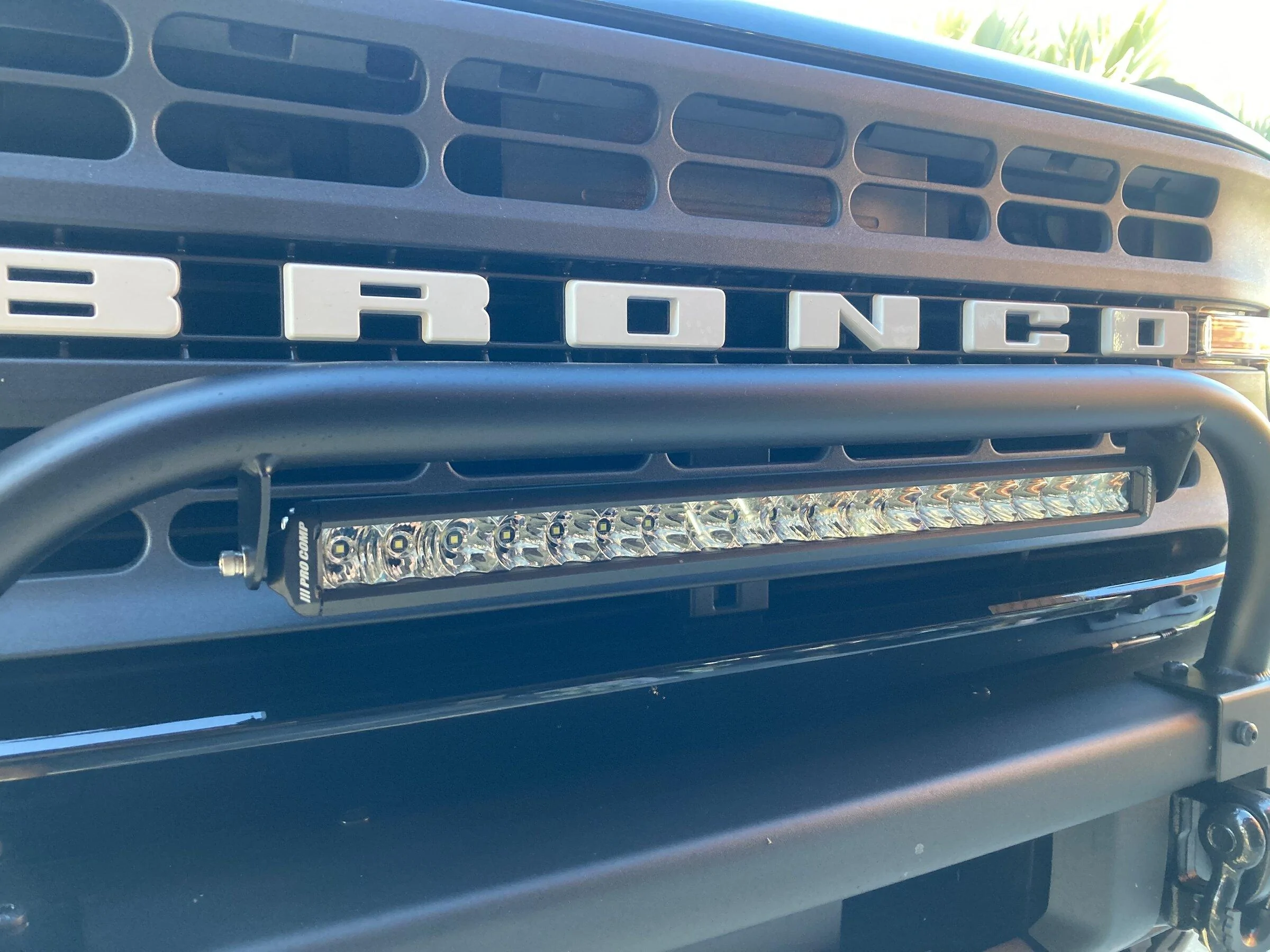 Ford Bronco SHADOW BLACK Bronco Club 2703CD9C-58ED-43F7-AFF0-7E52A08B7654