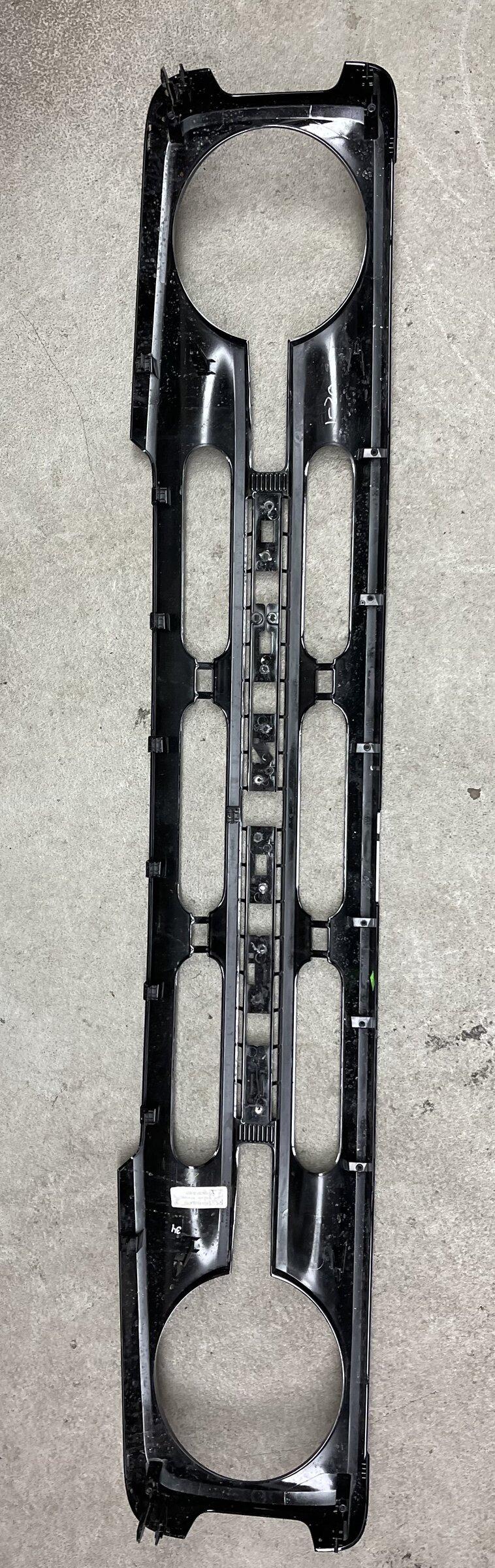 Ford Bronco Outerbanks Grille For Sale FEEA2E2C-7755-4711-9E81-88A888D1FDF6
