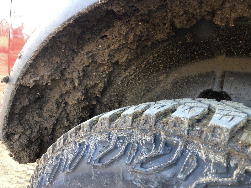 Ford Bronco This thing is a mud magnet! XTBHoYa