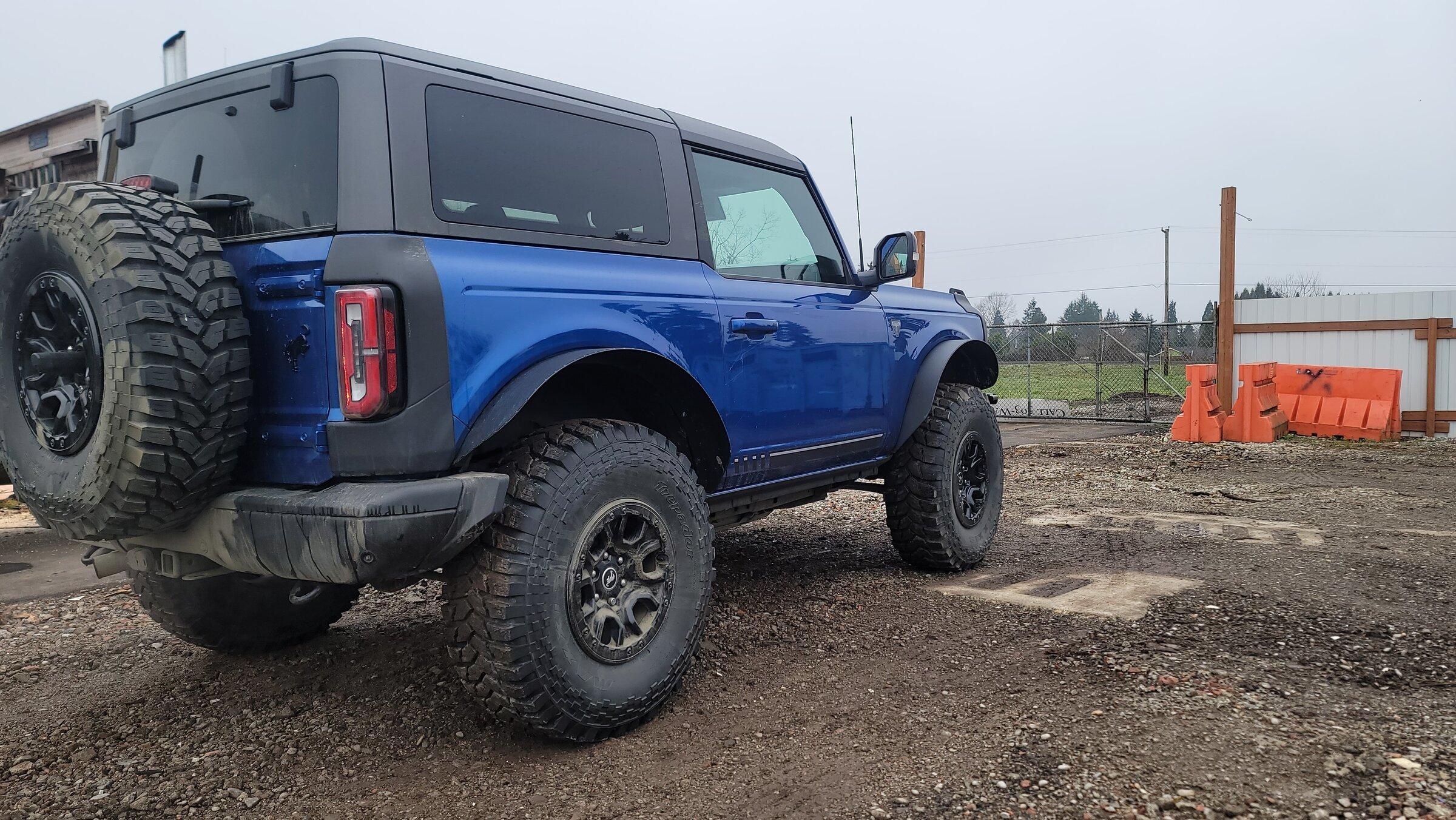 Ford Bronco Ford metal fender flares ...(Bushwacker) and Trail Armor installed 20220204_095037