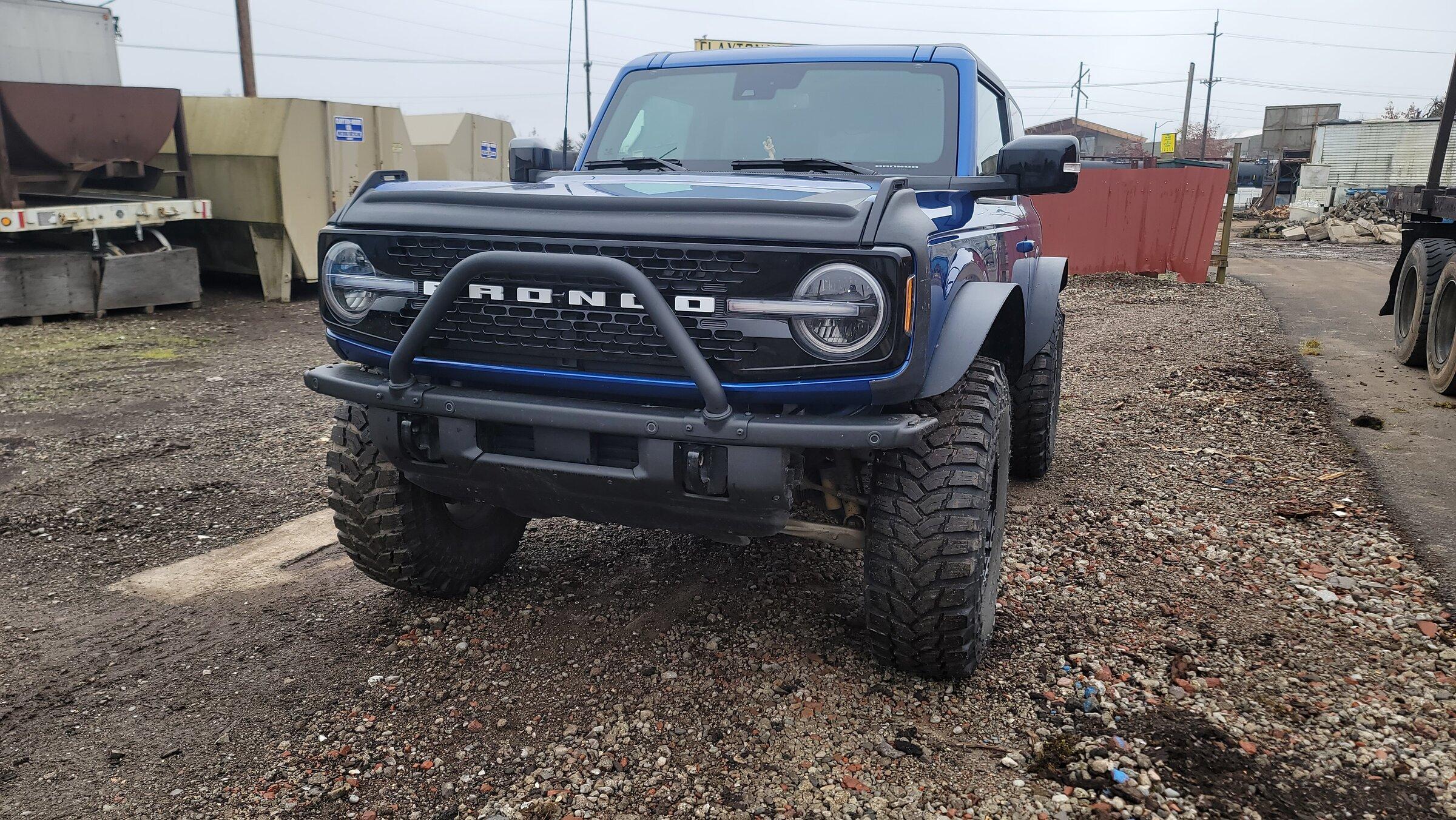 Ford Bronco Ford metal fender flares ...(Bushwacker) and Trail Armor installed 20220204_095004