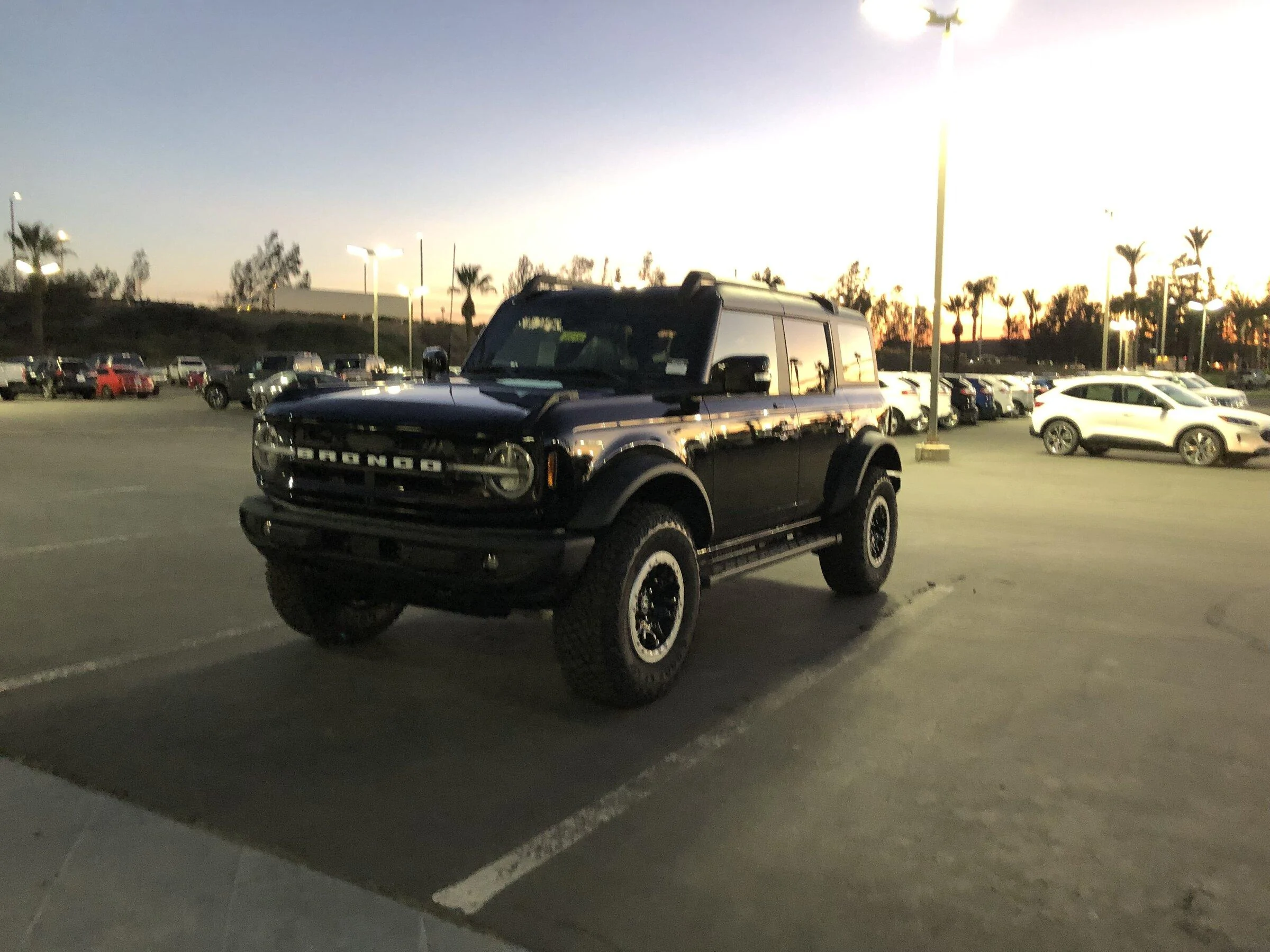 Ford Bronco SHADOW BLACK Bronco Club 42916862-AC78-4924-8097-6363DFACC4D5