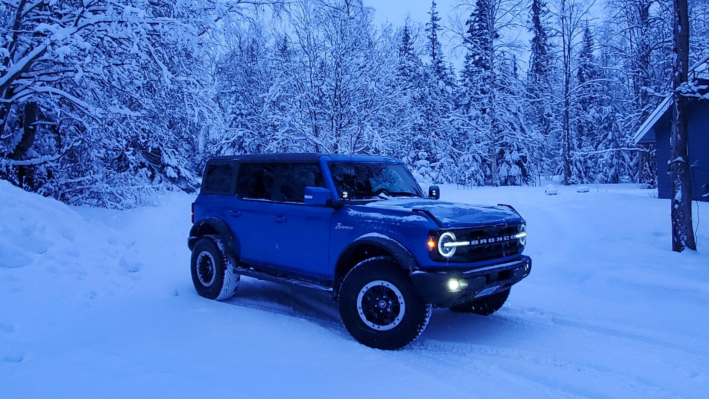 Ford Bronco VELOCITY BLUE Bronco Club 20220201_170430