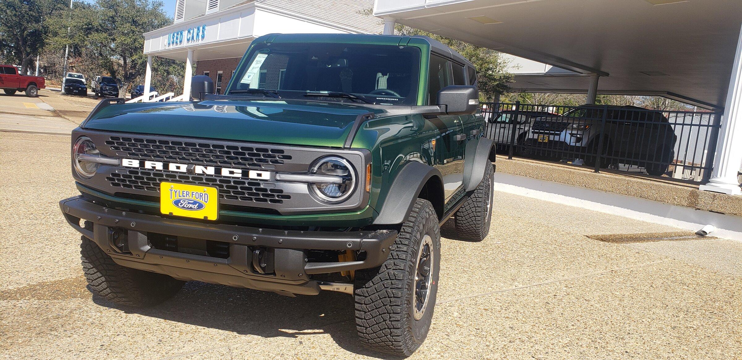 Ford Bronco Eruotion Green Badlands Lux Available 20220205_134119