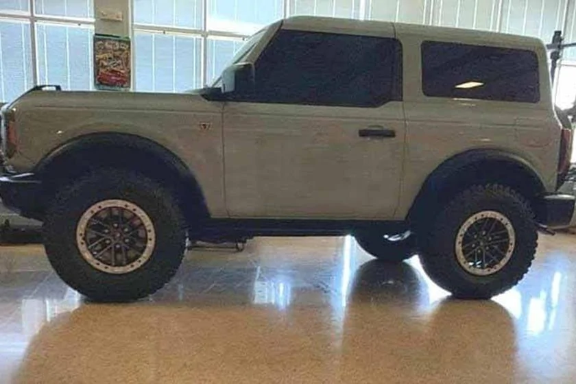 Ford Bronco Designing the Bronco R video feature. A look at Velocity Blue 79CCC5B7-0E2E-4CB0-80EA-66B0222DA2CB