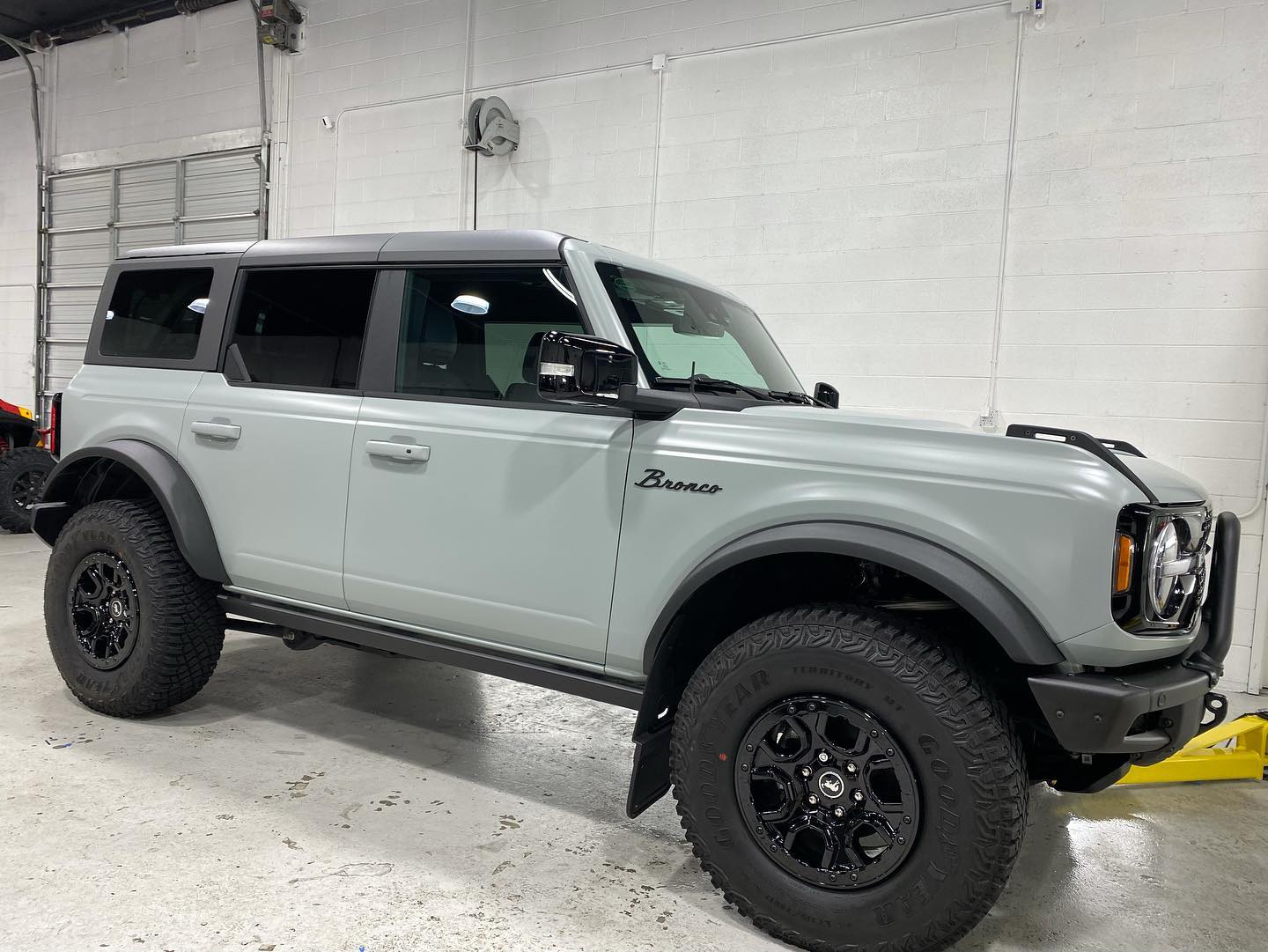 Ford Bronco CACTUS GRAY Bronco Club 273494867_4926306180767705_411554853881135197_n