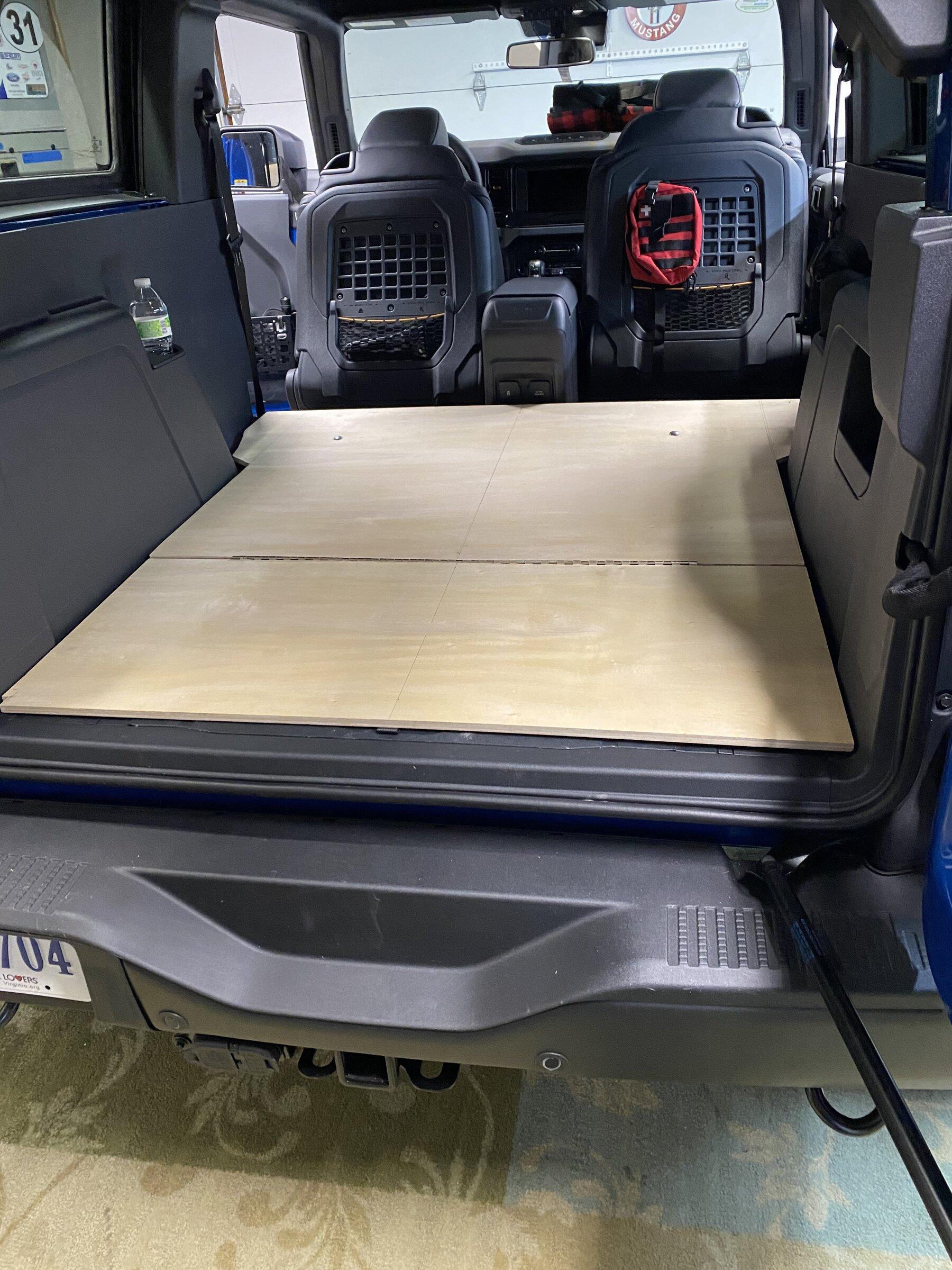 Ford Bronco Living with 2-doors tempImage2NpRRc