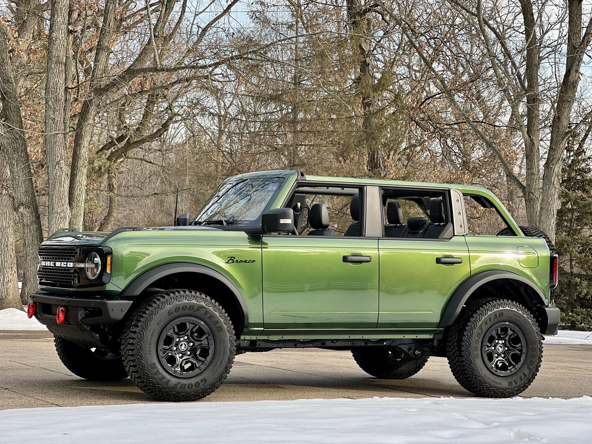 Ford Bronco ERUPTION GREEN Bronco Club E2FDAB81-EEC8-40FD-9BD9-DAAD820FD71C