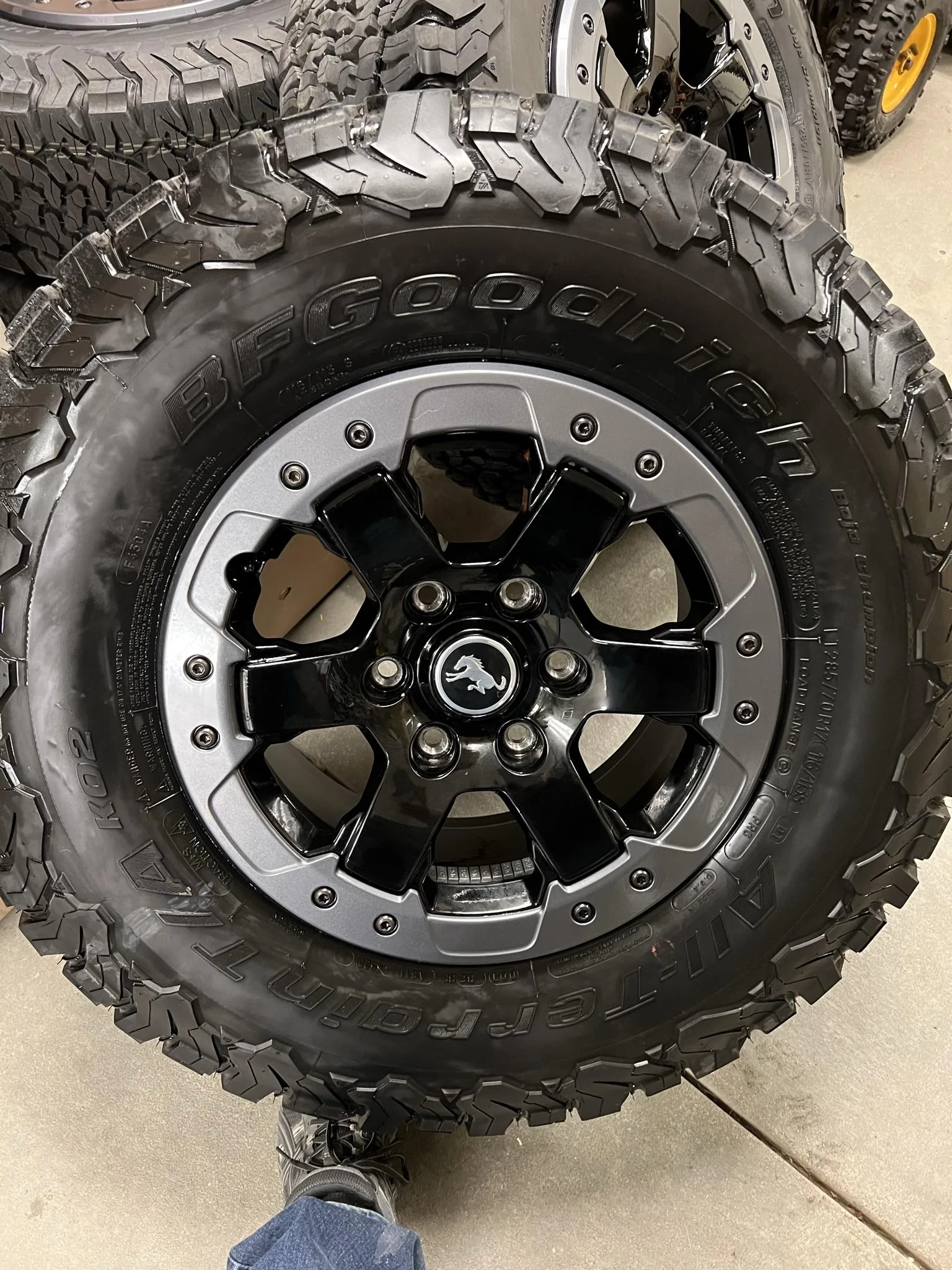 Ford Bronco 5- upgraded badlands bead lock capable wheels BAAED107-7C96-455C-BB68-8AE58221B4C0