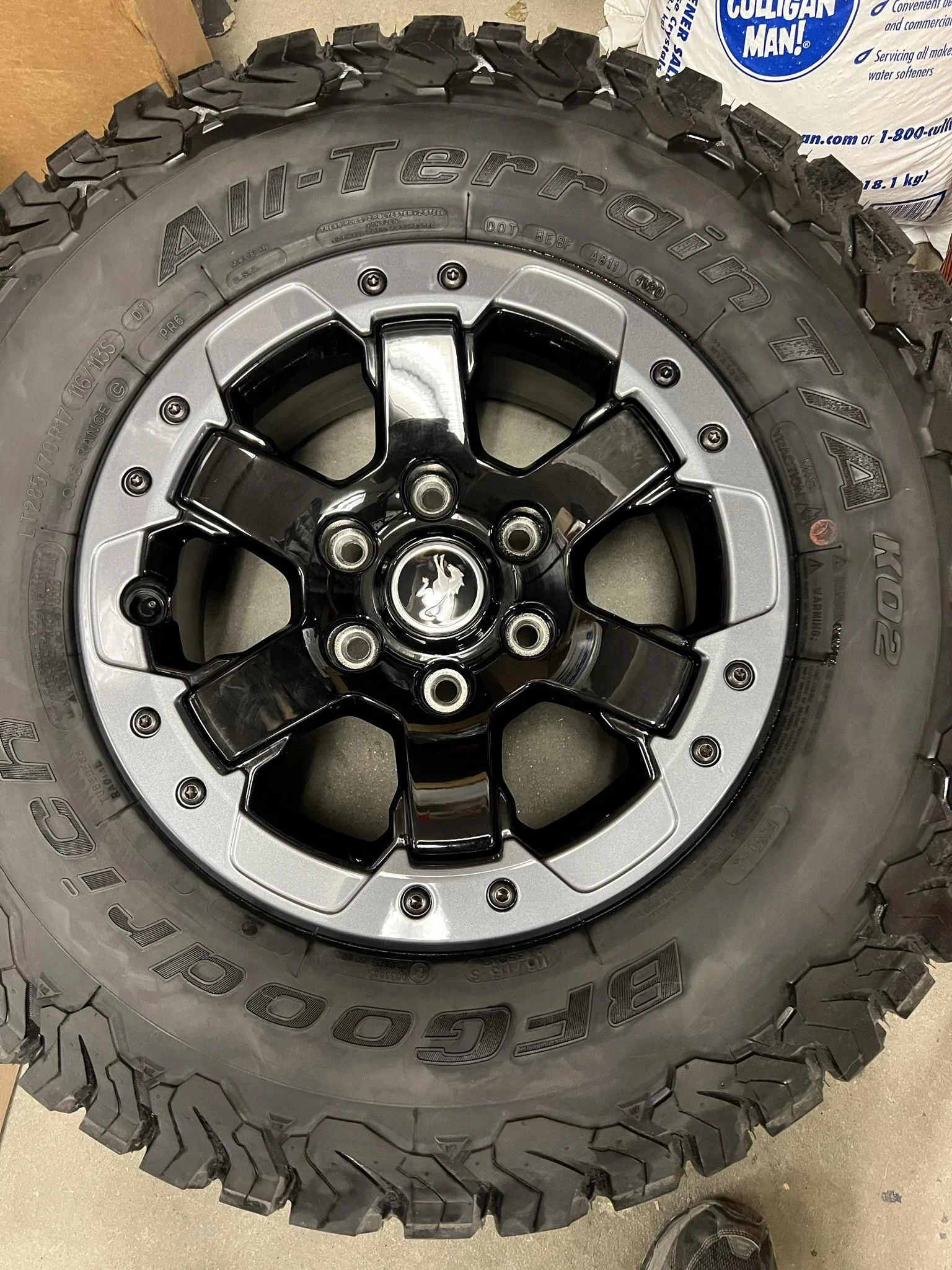 Ford Bronco 5- upgraded badlands bead lock capable wheels 3680020E-8078-4457-9A70-204C96B82B68