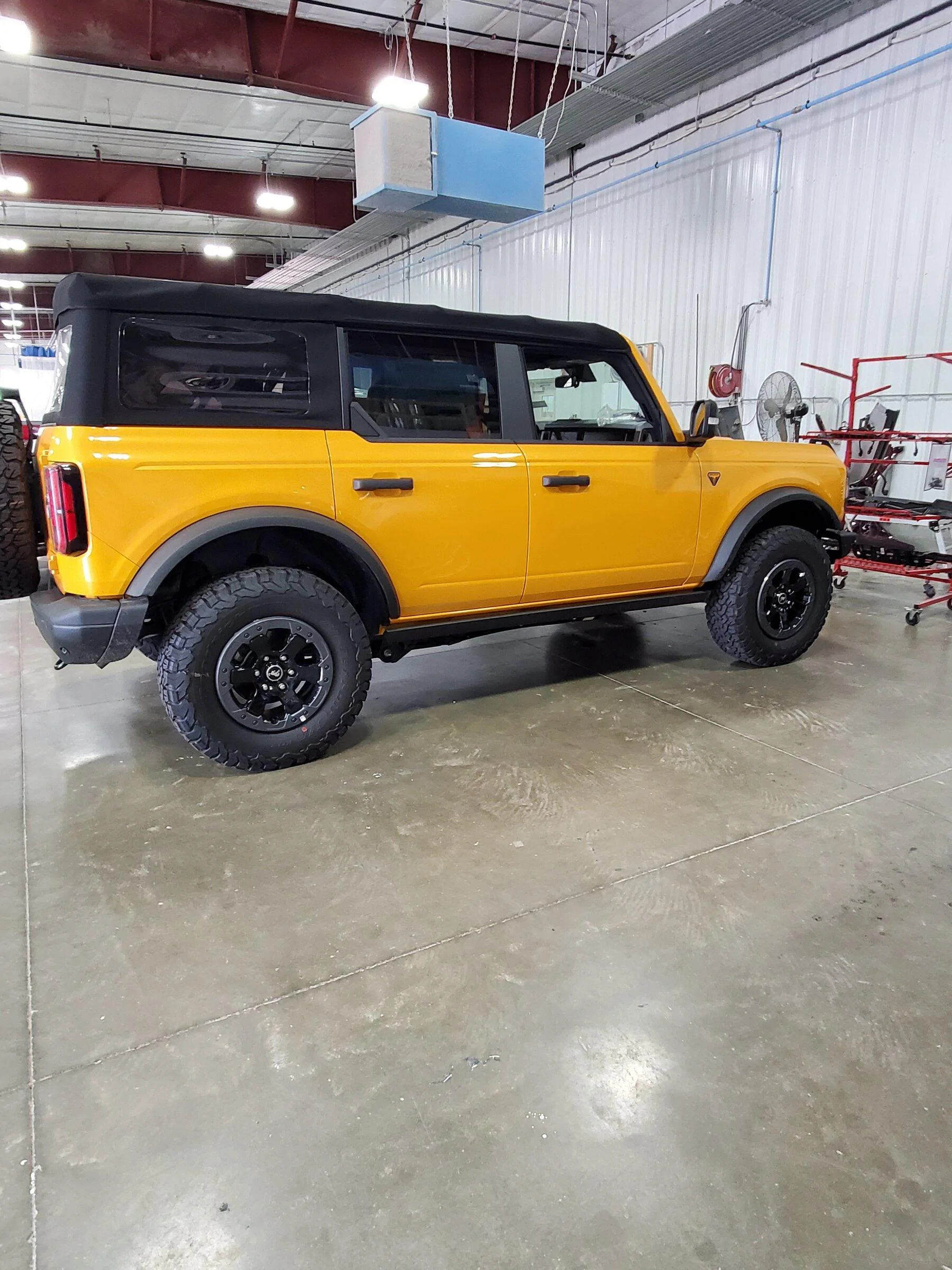 Ford Bronco Badlands 4D rock sliders. Factory 5A3C0264-1D86-414F-885B-E82AF5B3FF59